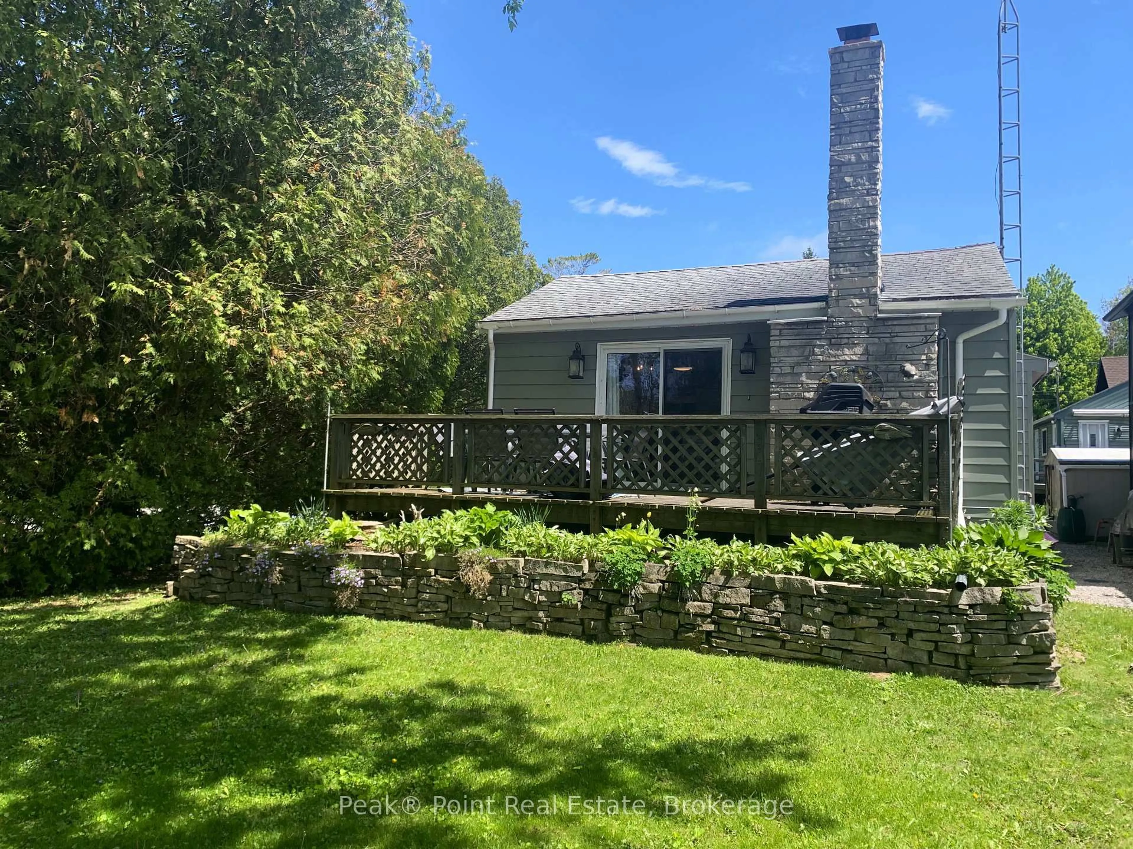 A pic from outside/outdoor area/front of a property/back of a property/a pic from drone, unknown for 55 Marina Ave, South Bruce Peninsula Ontario N0H 2G0