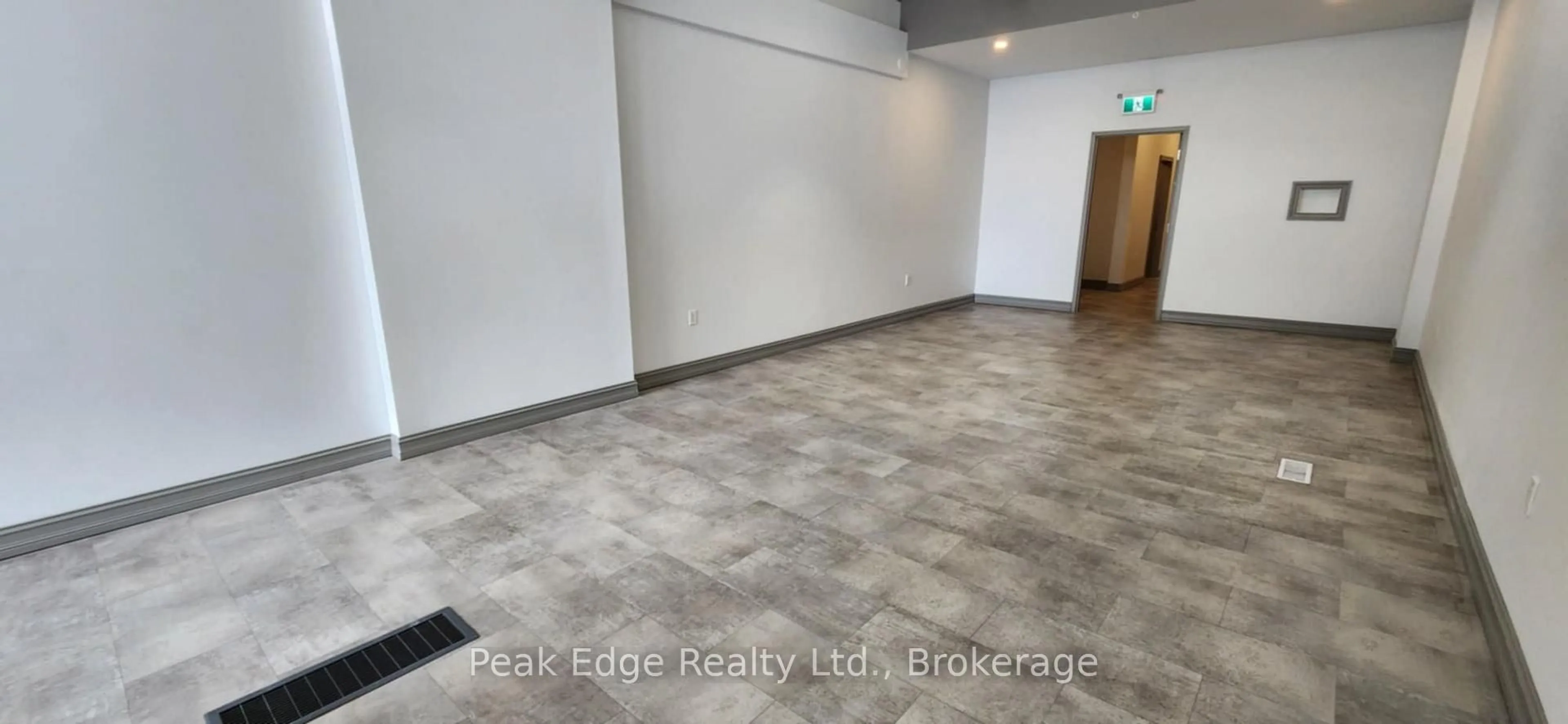 Unknown for 209 10th St, Hanover Ontario N4N 1N8