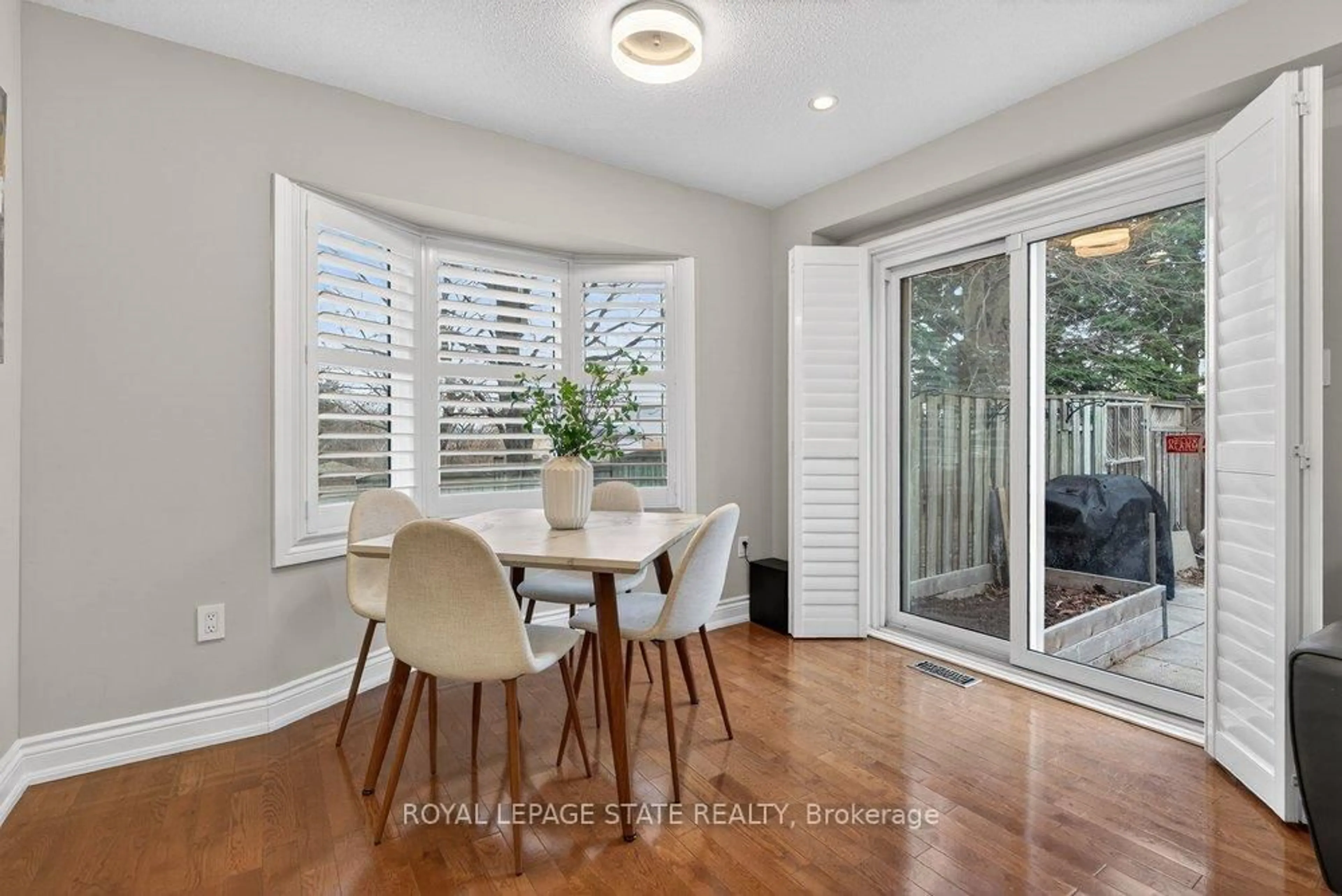 Dining room, wood/laminate floor for 610 Barton St #46, Hamilton Ontario L8E 5V2