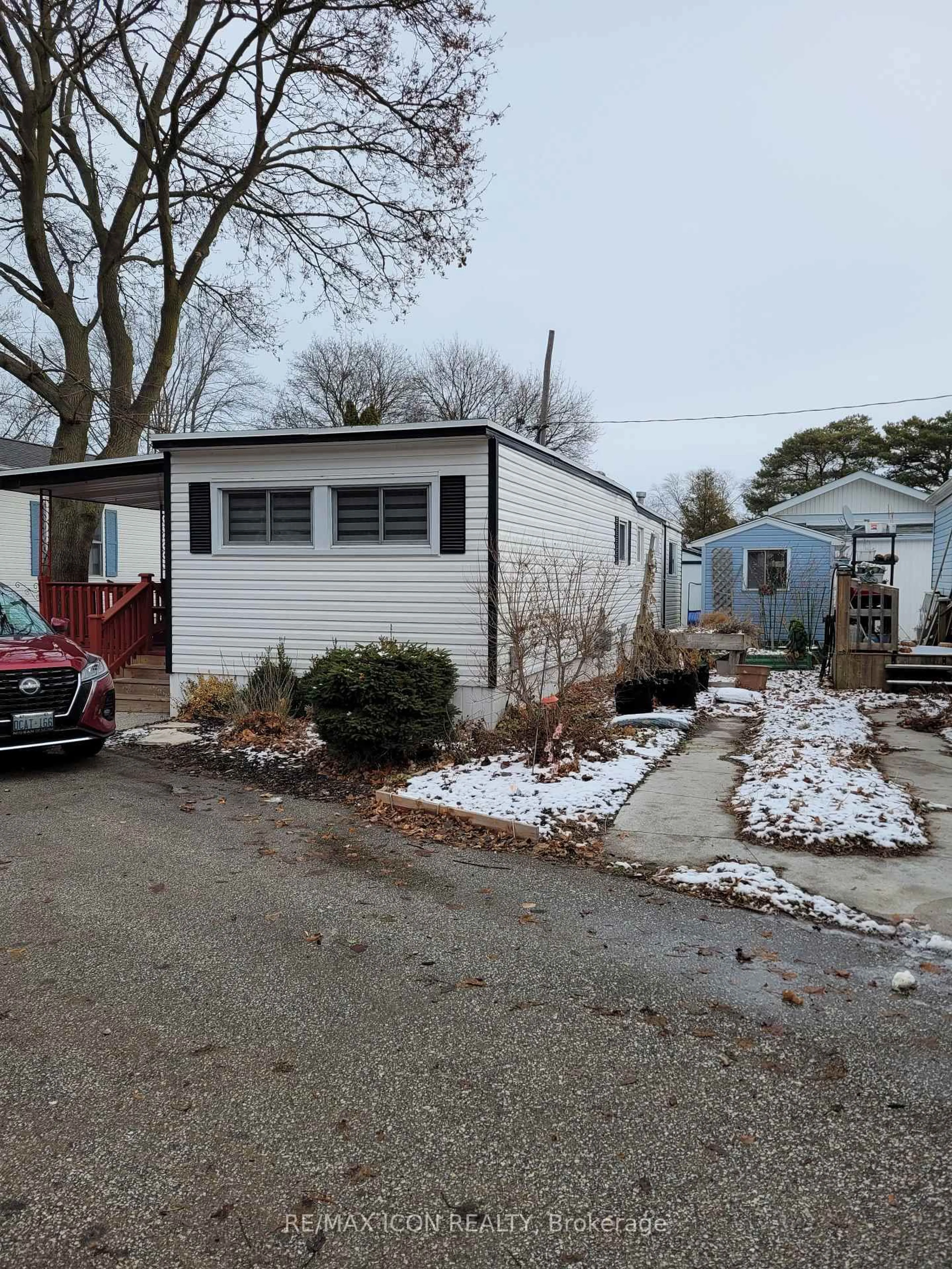 Unknown for 1940 London Line #13, Sarnia Ontario N7V 1B5