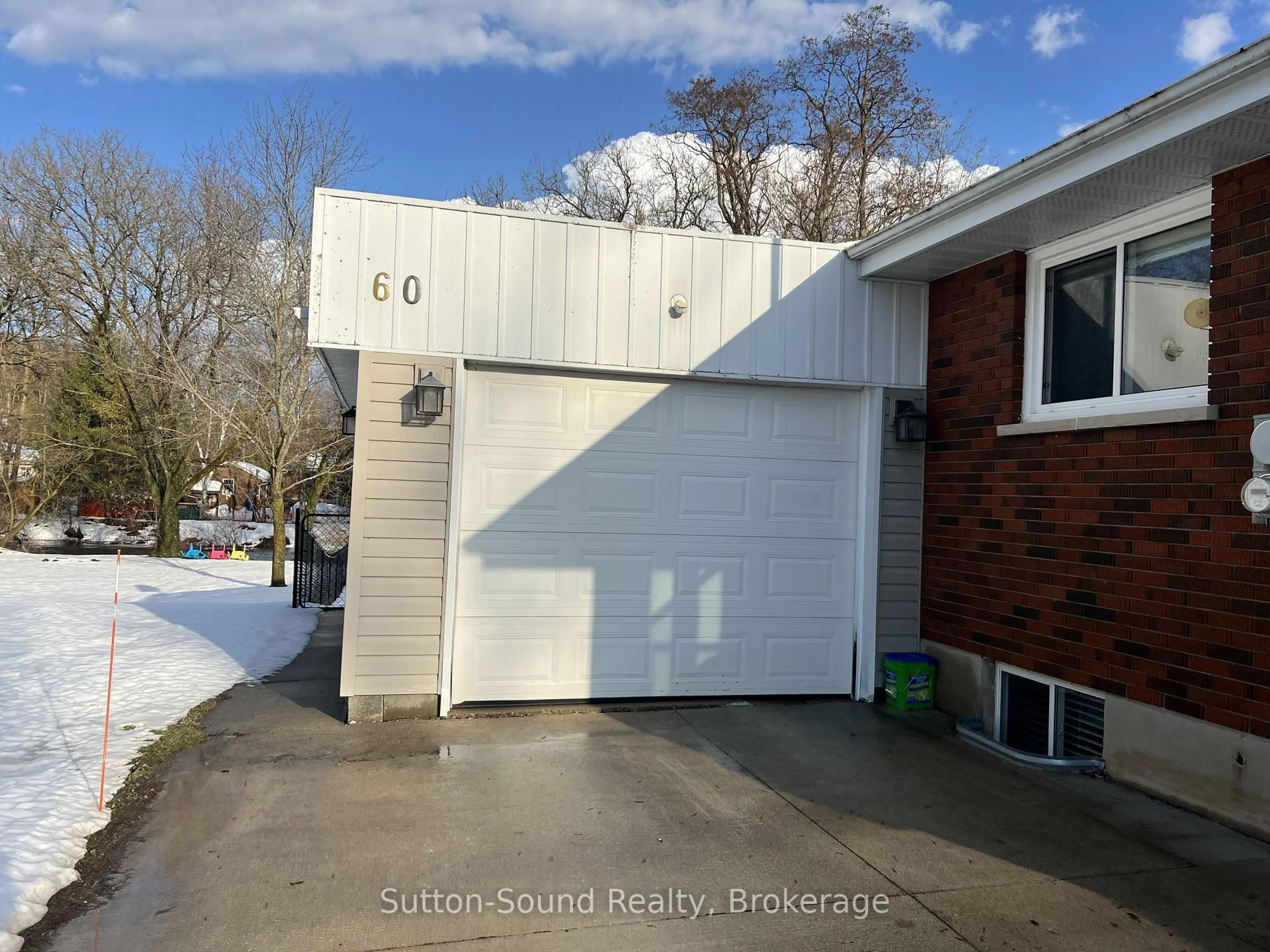 Indoor garage for 60 Mill St, Arran-Elderslie Ontario N0H 2N0