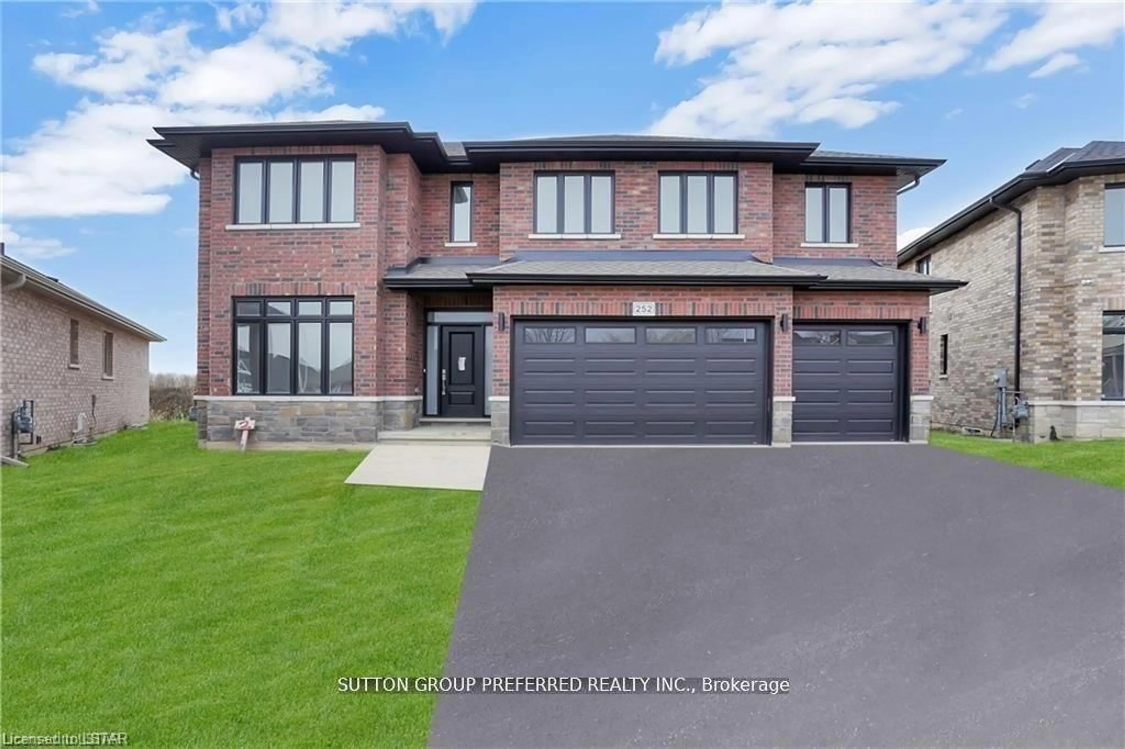 Home with brick exterior material, street for 252 LEITCH St, Dutton/Dunwich Ontario N0L 1J0