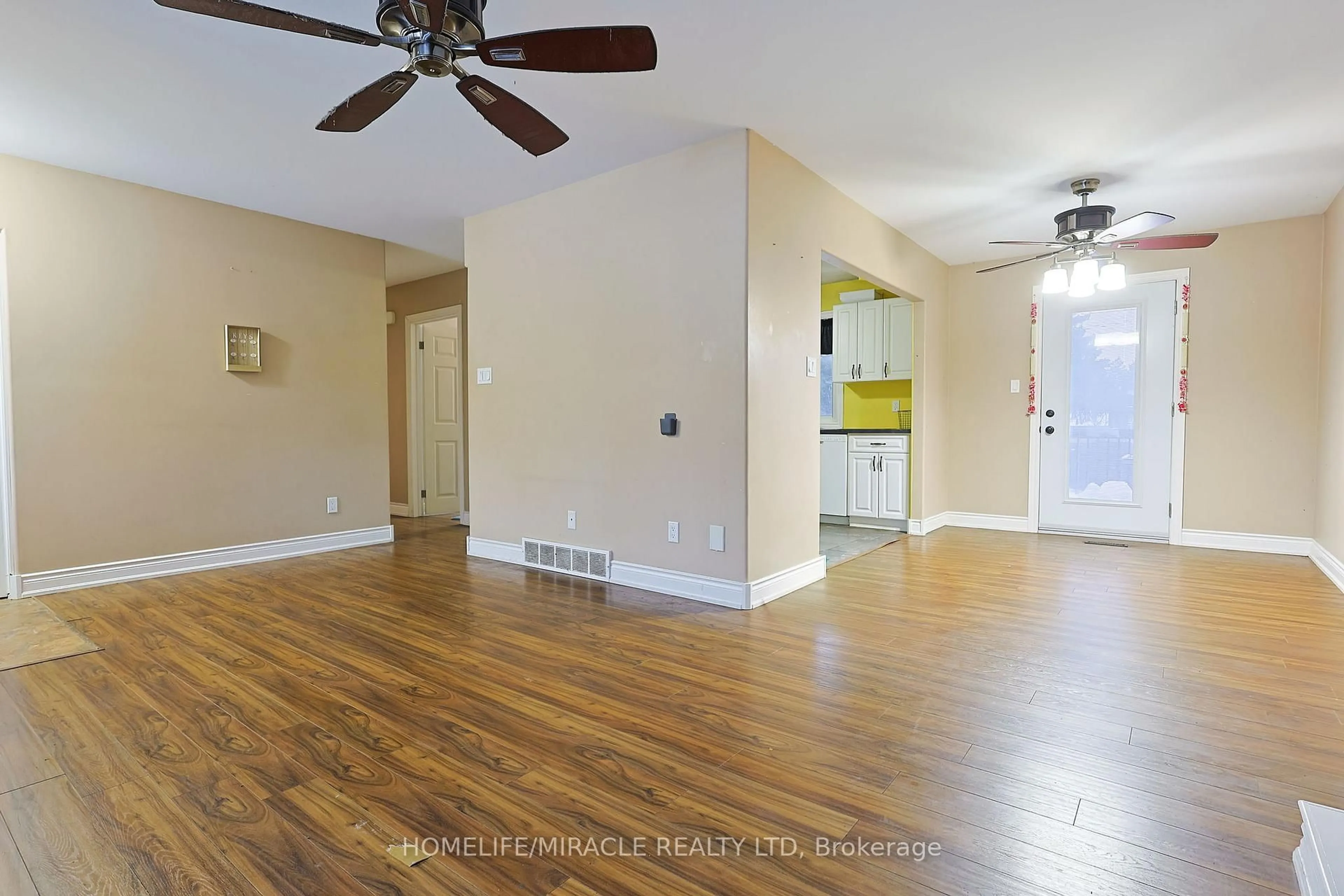 Unknown for 122 Fundy Ave, London East Ontario N5W 1R9