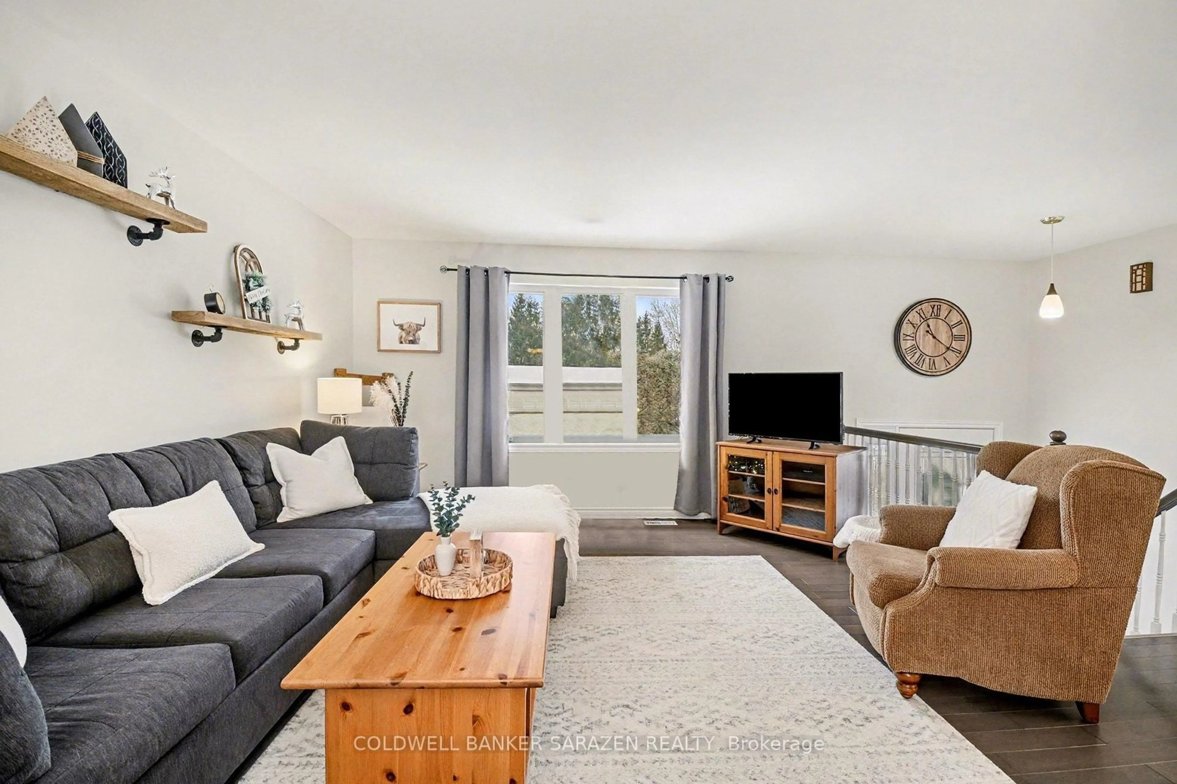 Living room with furniture, unknown for 3239 South Branch St, Kenmore Ontario K0A 2G0