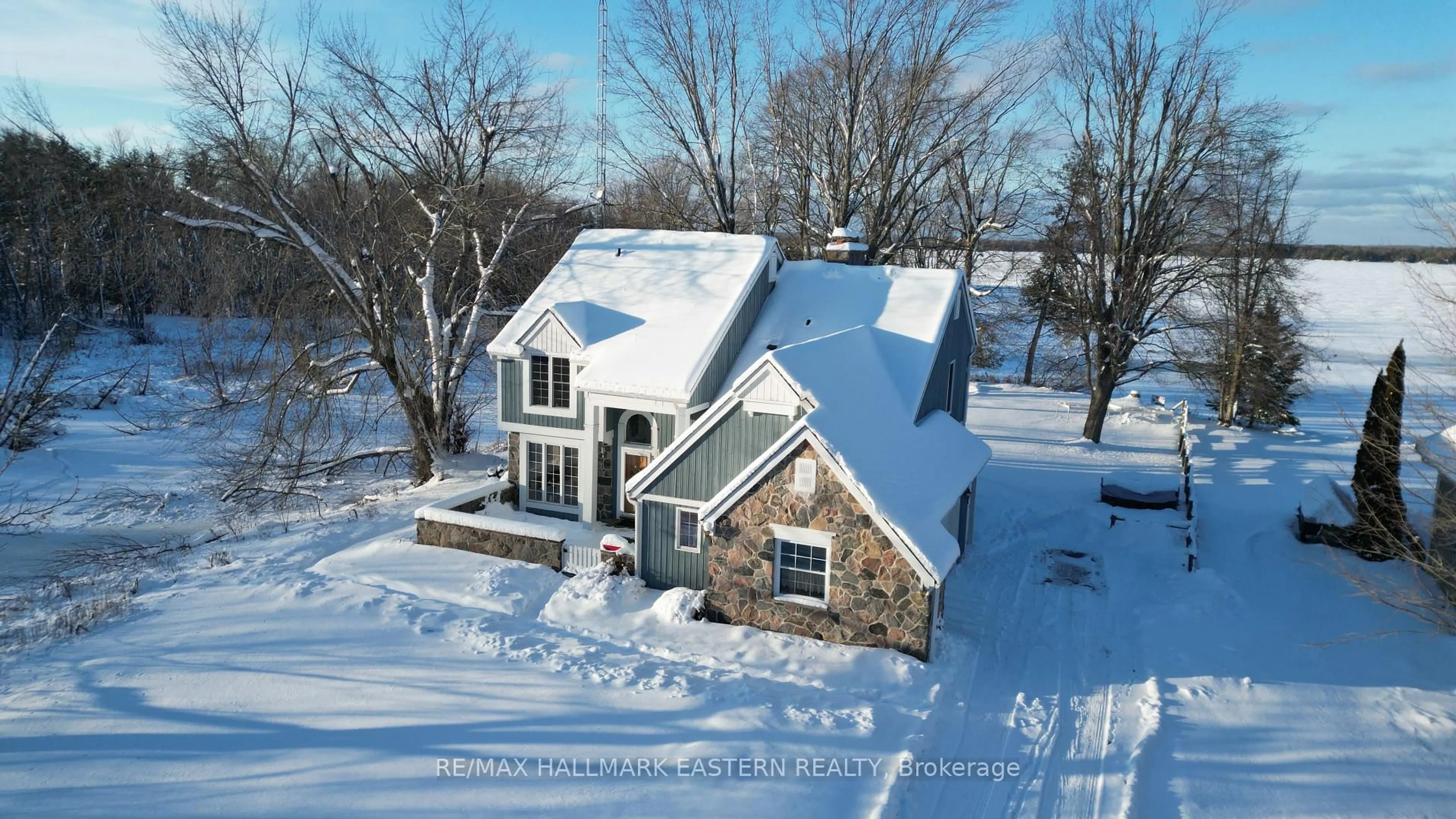 A pic from outside/outdoor area/front of a property/back of a property/a pic from drone, street for 572 Round Lake Rd, Havelock-Belmont-Methuen Ontario K0L 1Z0