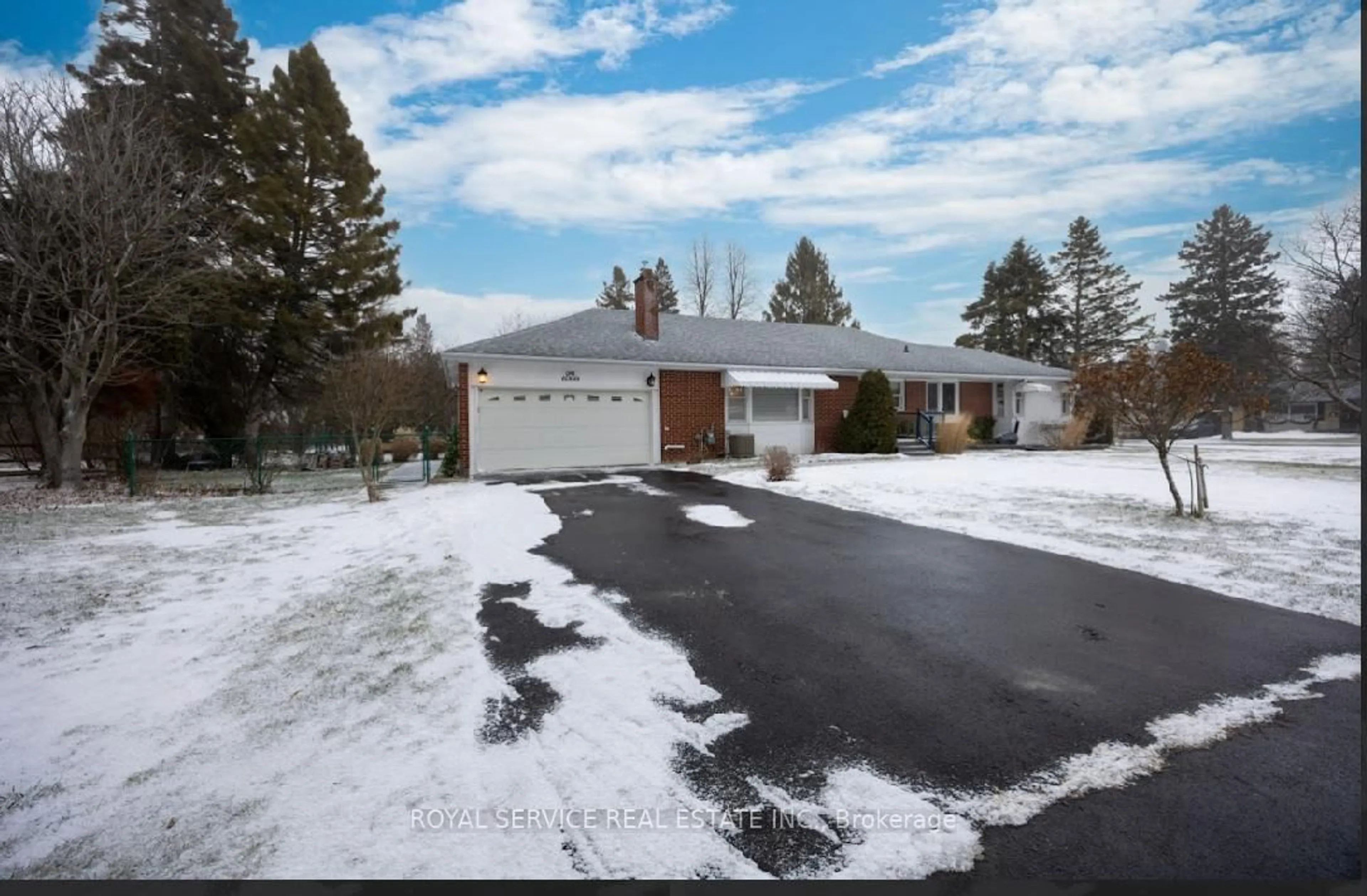 A pic from outside/outdoor area/front of a property/back of a property/a pic from drone, street for 1 Acadia Dr, Cobourg Ontario K9A 1T8