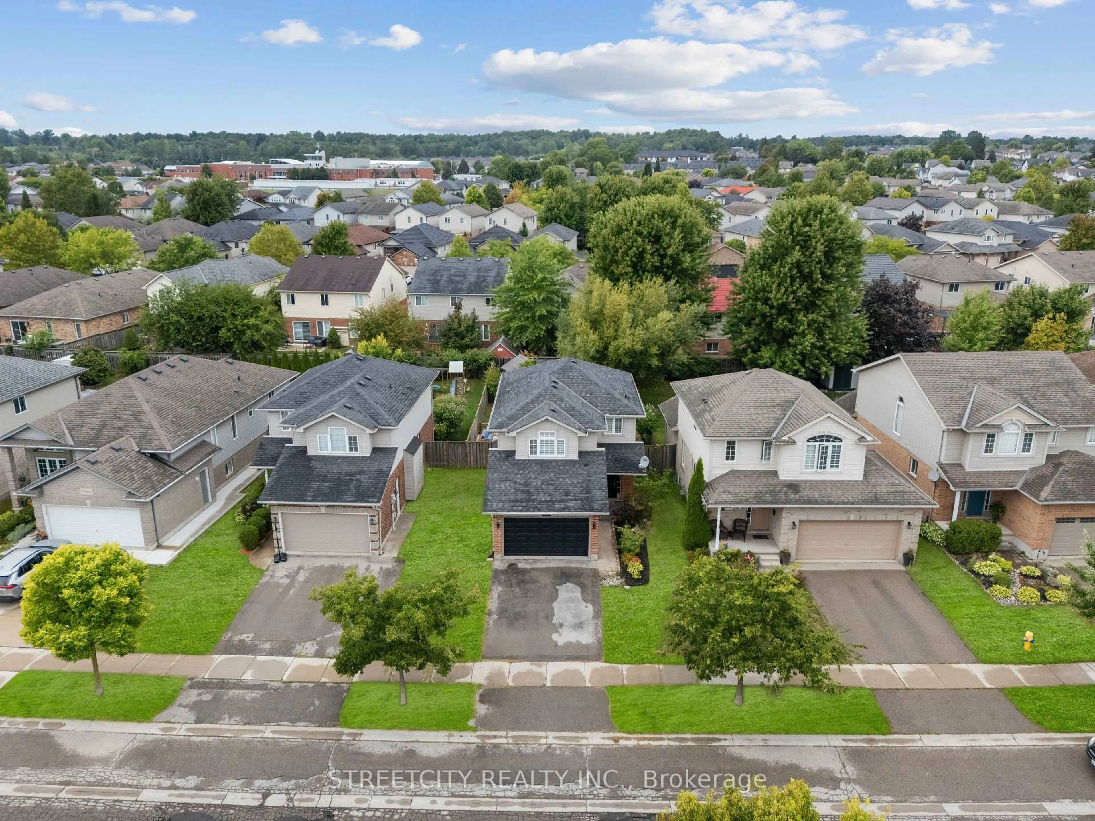 A pic from outside/outdoor area/front of a property/back of a property/a pic from drone, street for 1176 South Wenige Dr, London North Ontario N5X 4M3