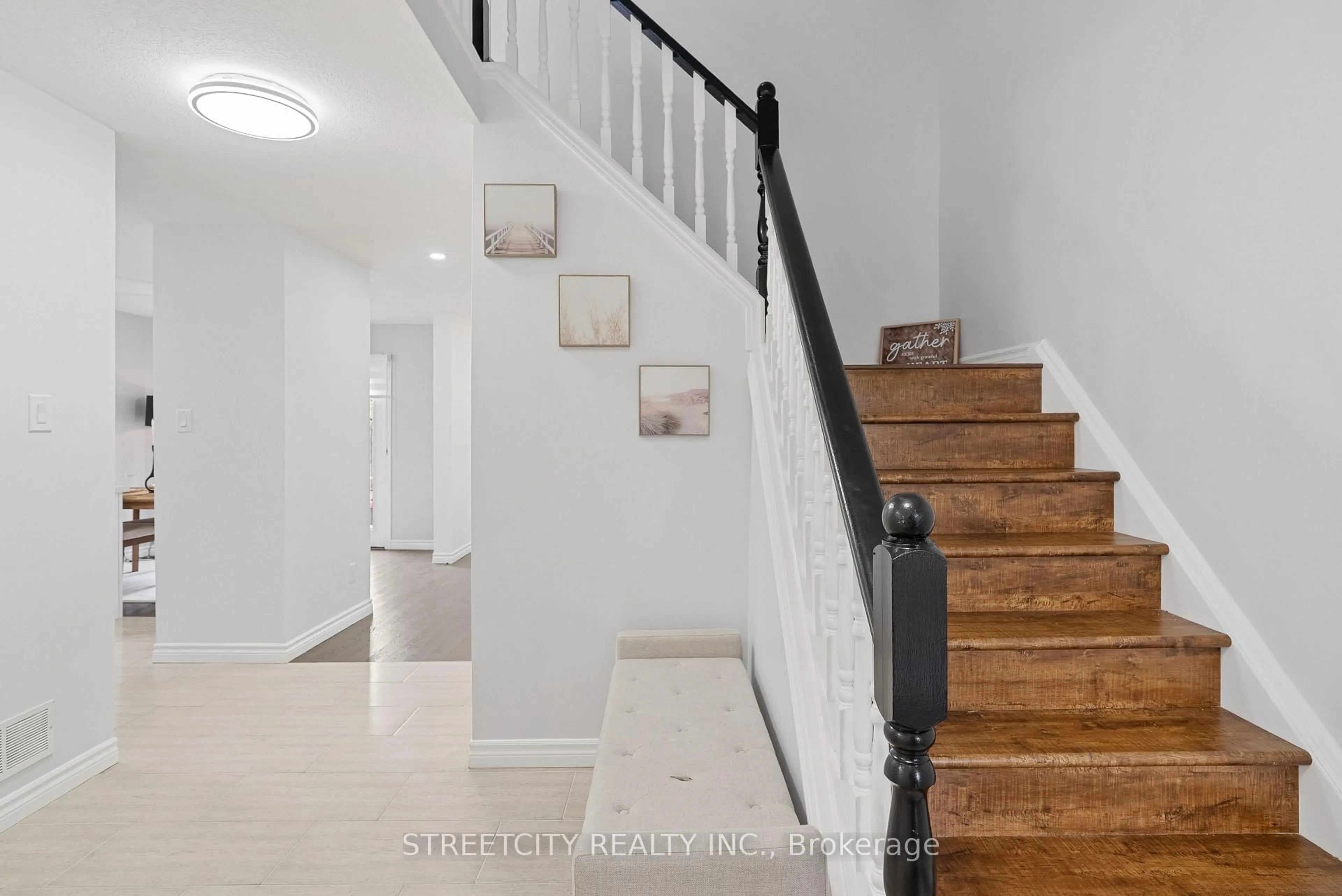 Unknown for 1176 South Wenige Dr, London North Ontario N5X 4M3