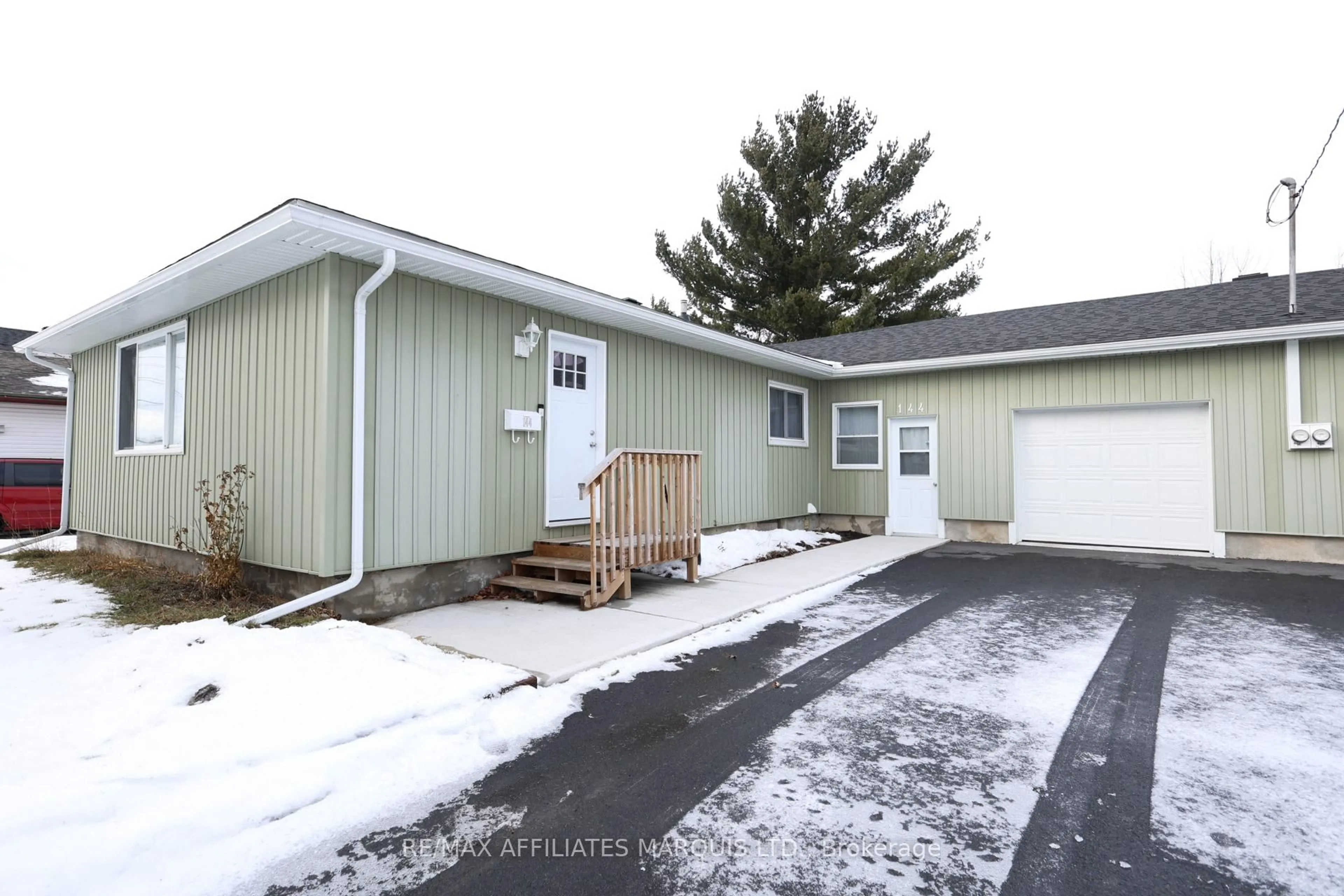 Unknown for 144 Elsie Ave, Cornwall Ontario K6J 3L9