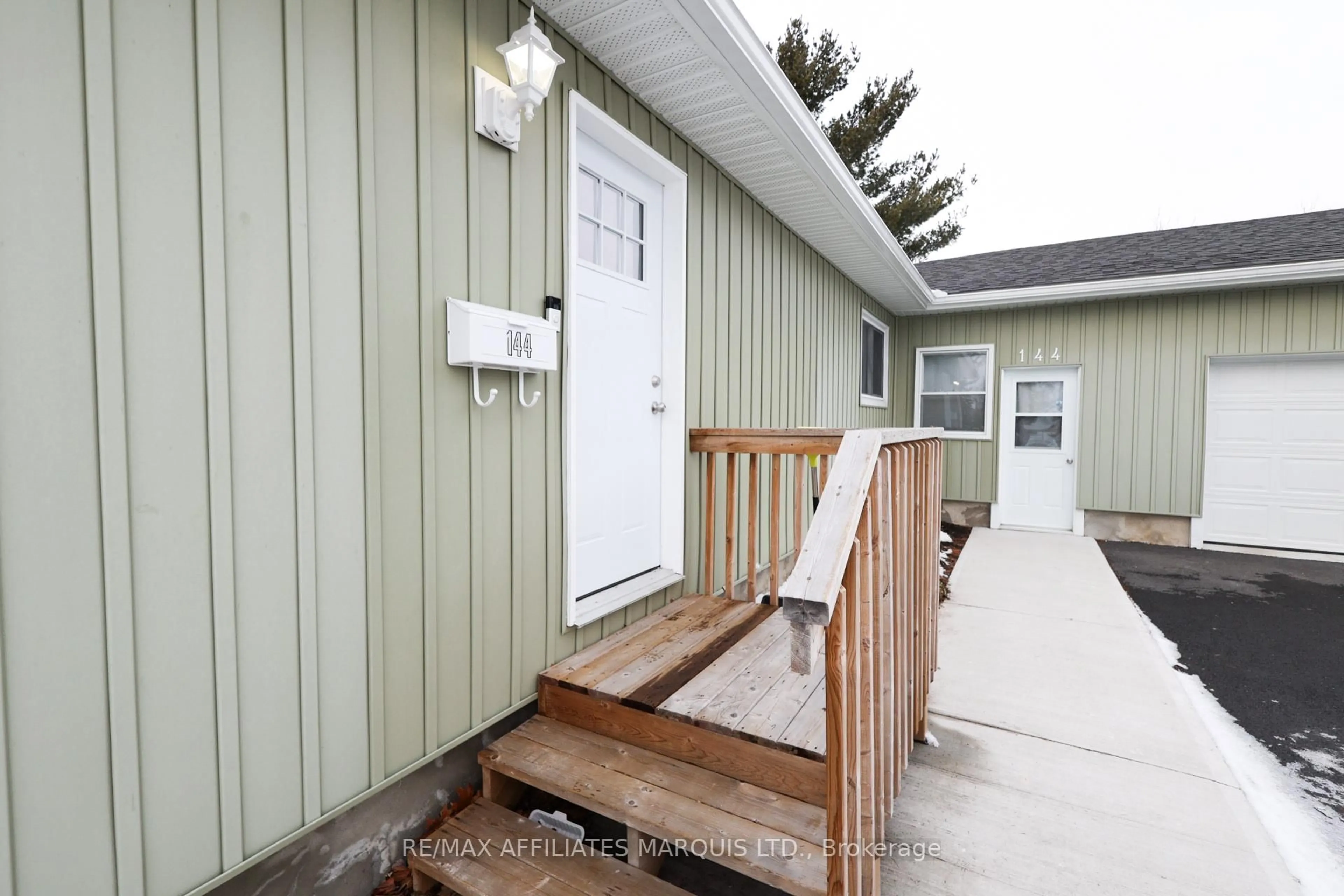 Unknown for 144 Elsie Ave, Cornwall Ontario K6J 3L9