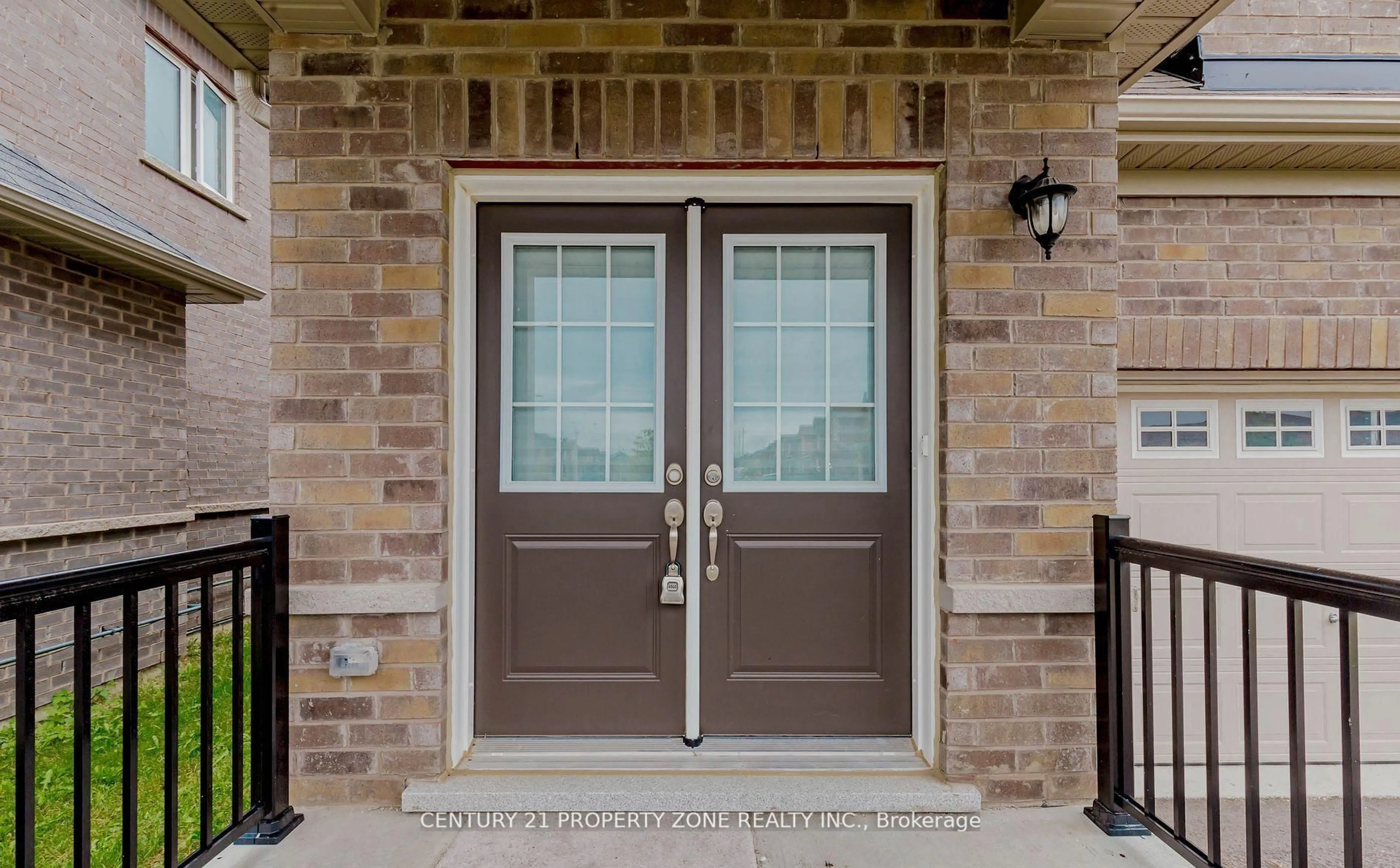 Indoor entryway for 175 Werry Ave, Southgate Ontario N0C 1B0