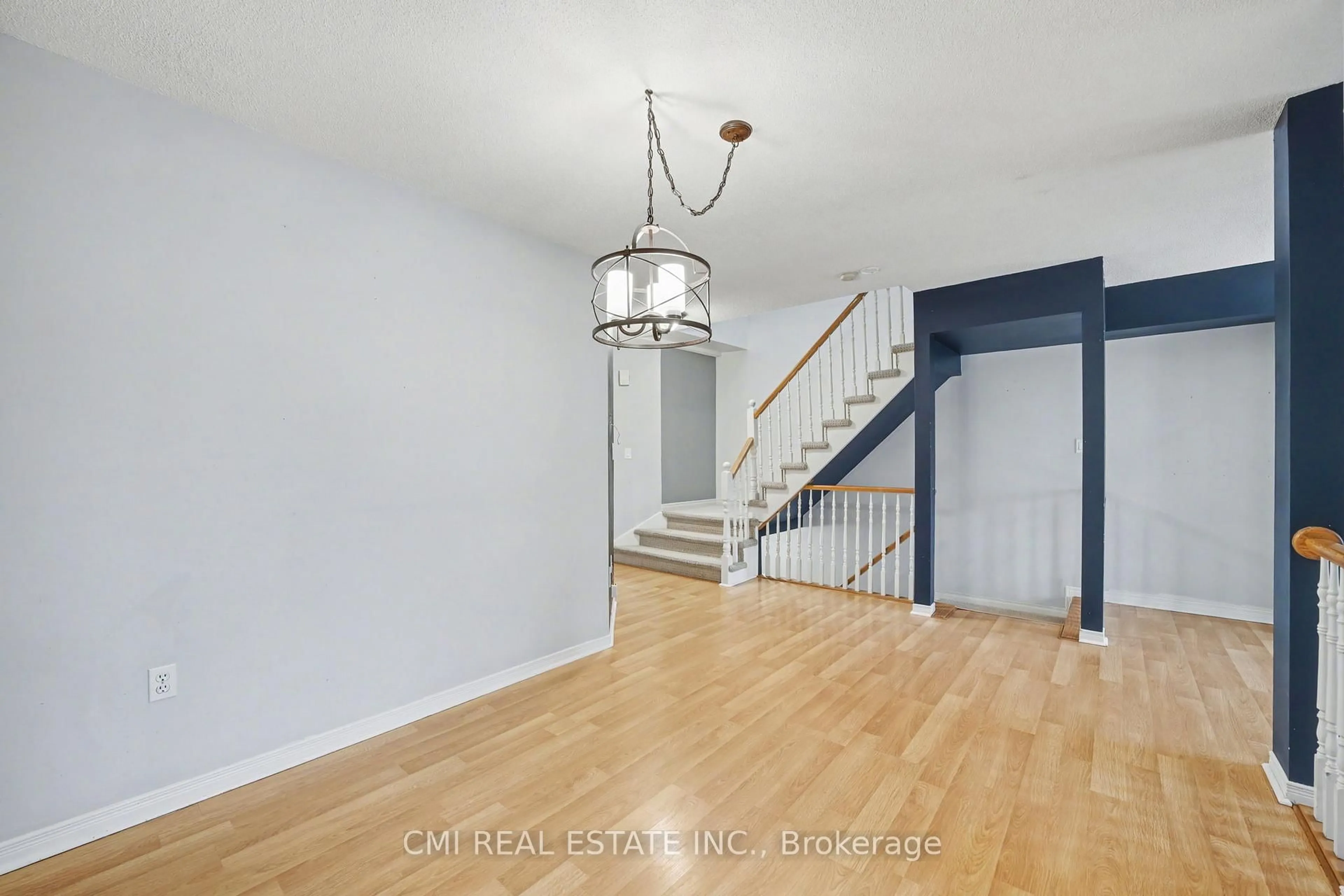 Unknown for 5070 DRUMMOND Rd #3, Niagara Falls Ontario L2E 6E4