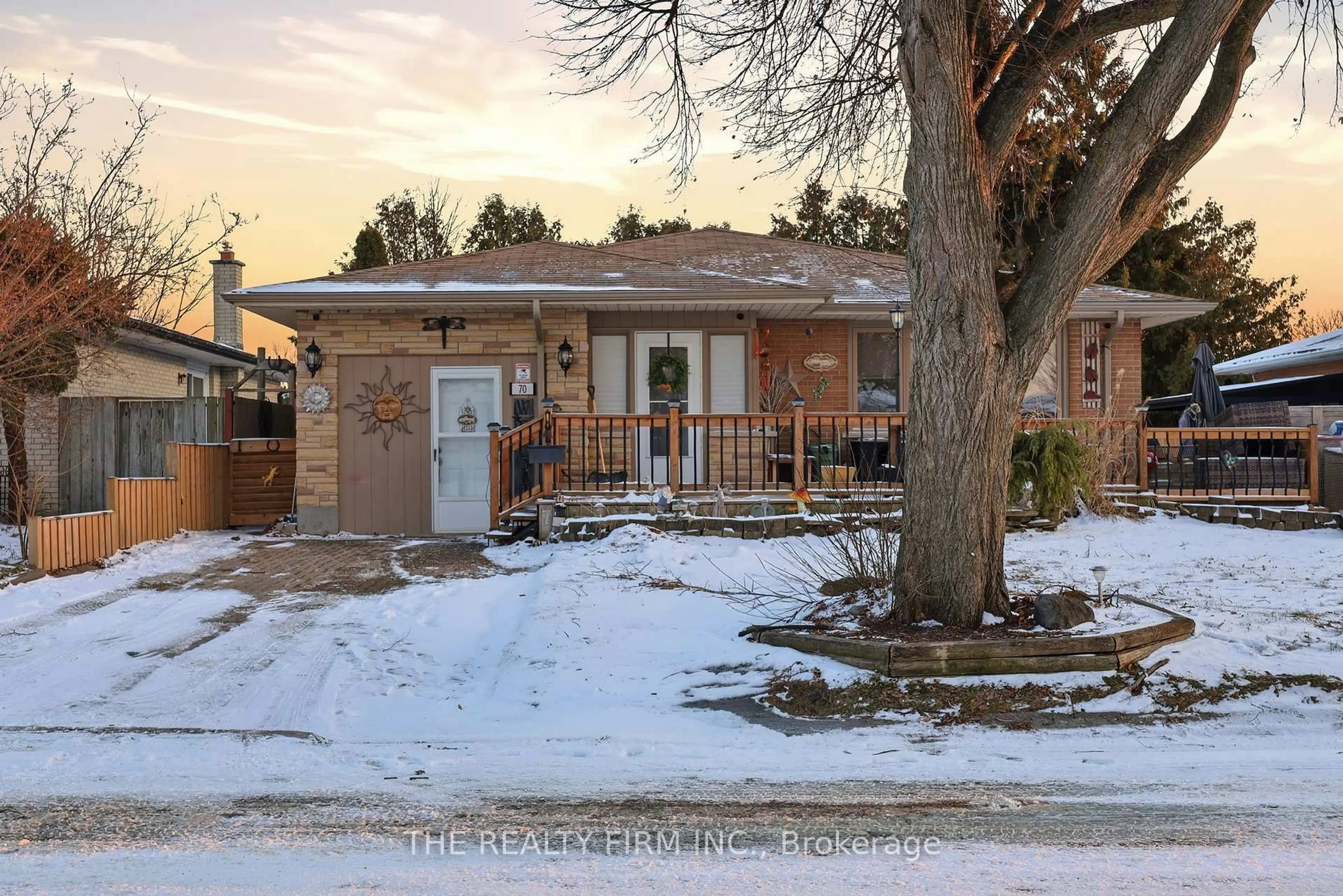 Unknown for 70 Talavera Cres, London East Ontario N5V 1K8