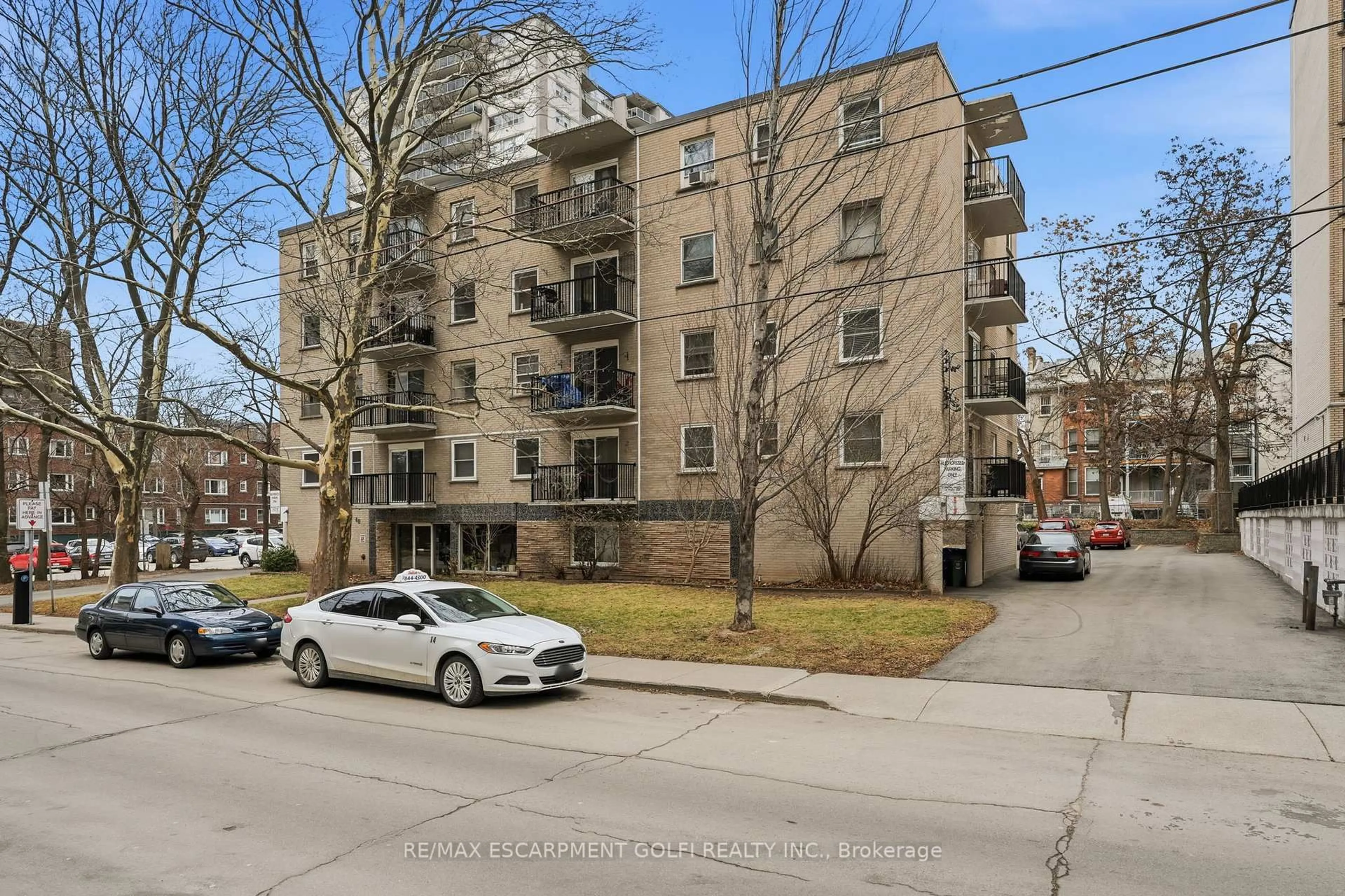 Unknown for 40 Robinson St #308, Hamilton Ontario L8P 1Y9