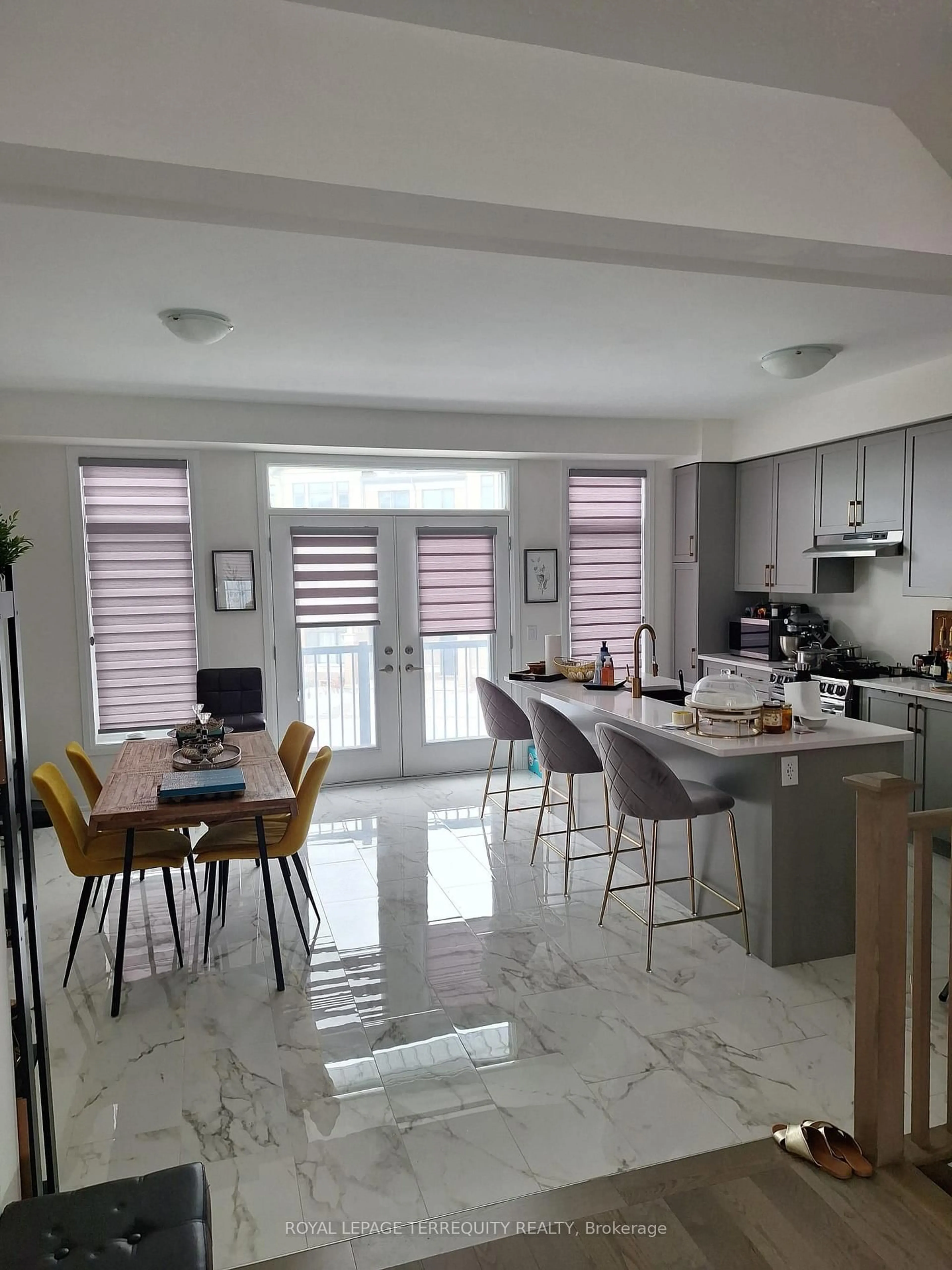 Open concept kitchen, ceramic/tile floor for 475 Provident Way, Hamilton Ontario L0R 1W0