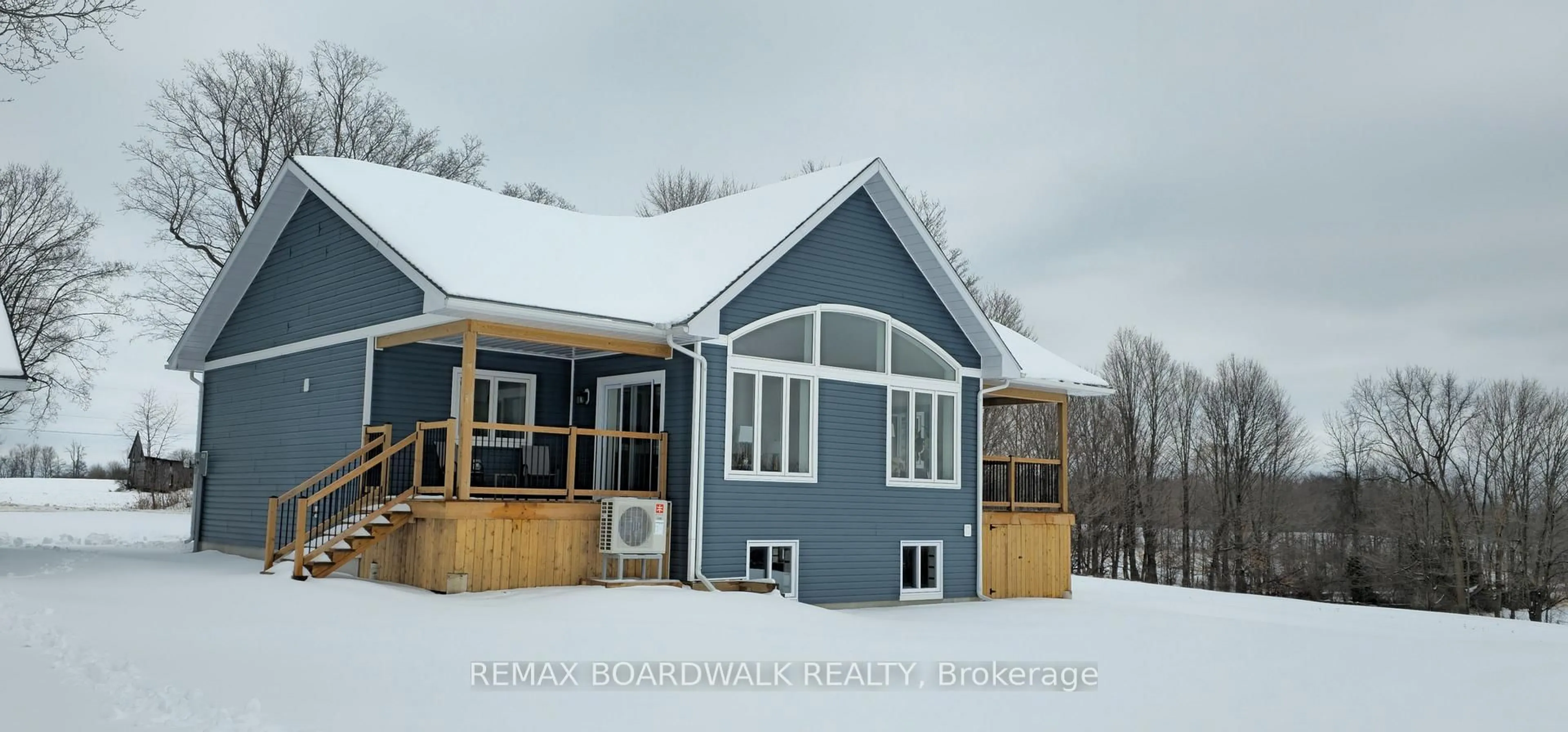 Home with vinyl exterior material, unknown for 272 9th Concession Rd, Rideau Lakes Ontario K0G 1X0
