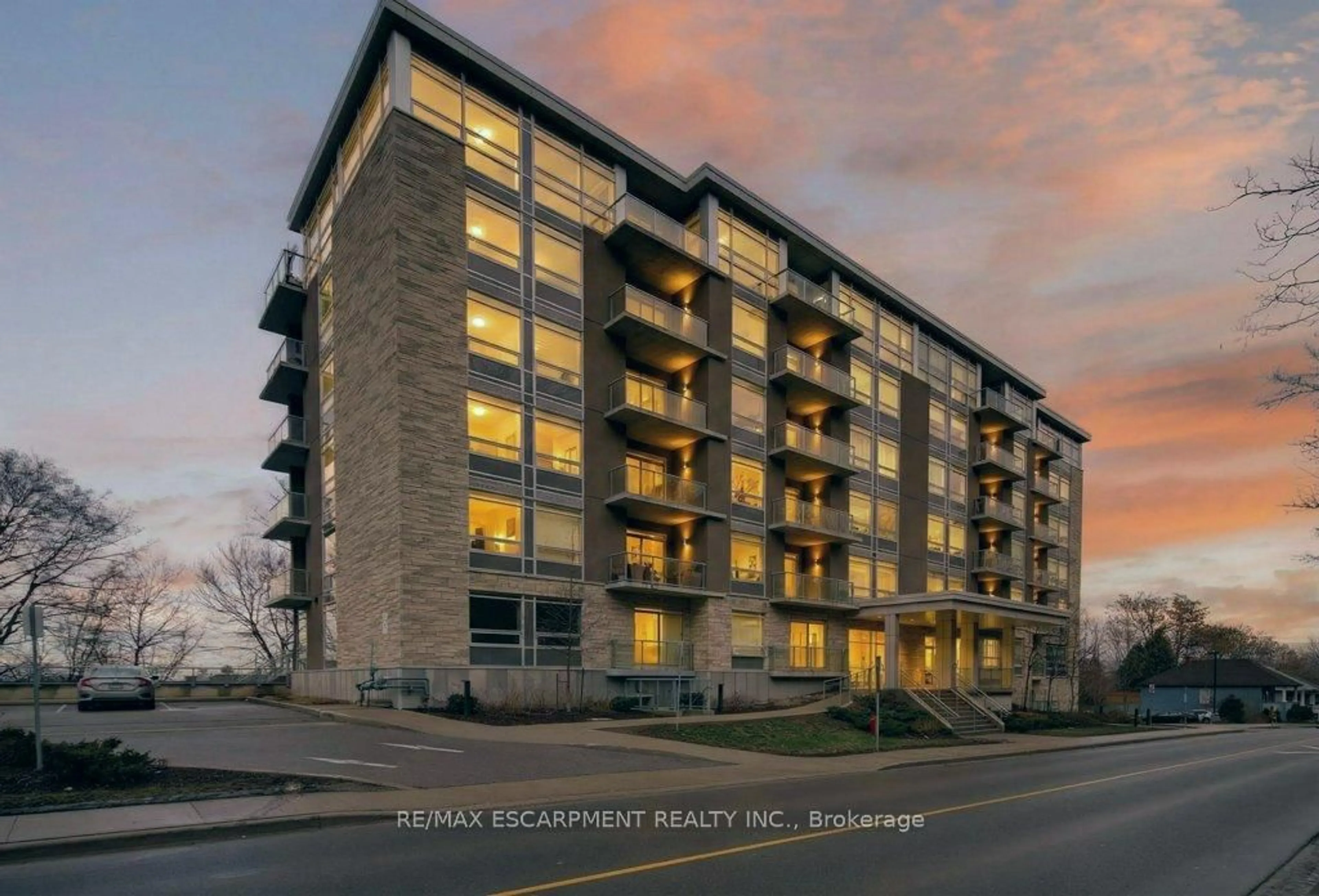 Unknown for 479 Charlton Ave #209, Hamilton Ontario L8N 0B4