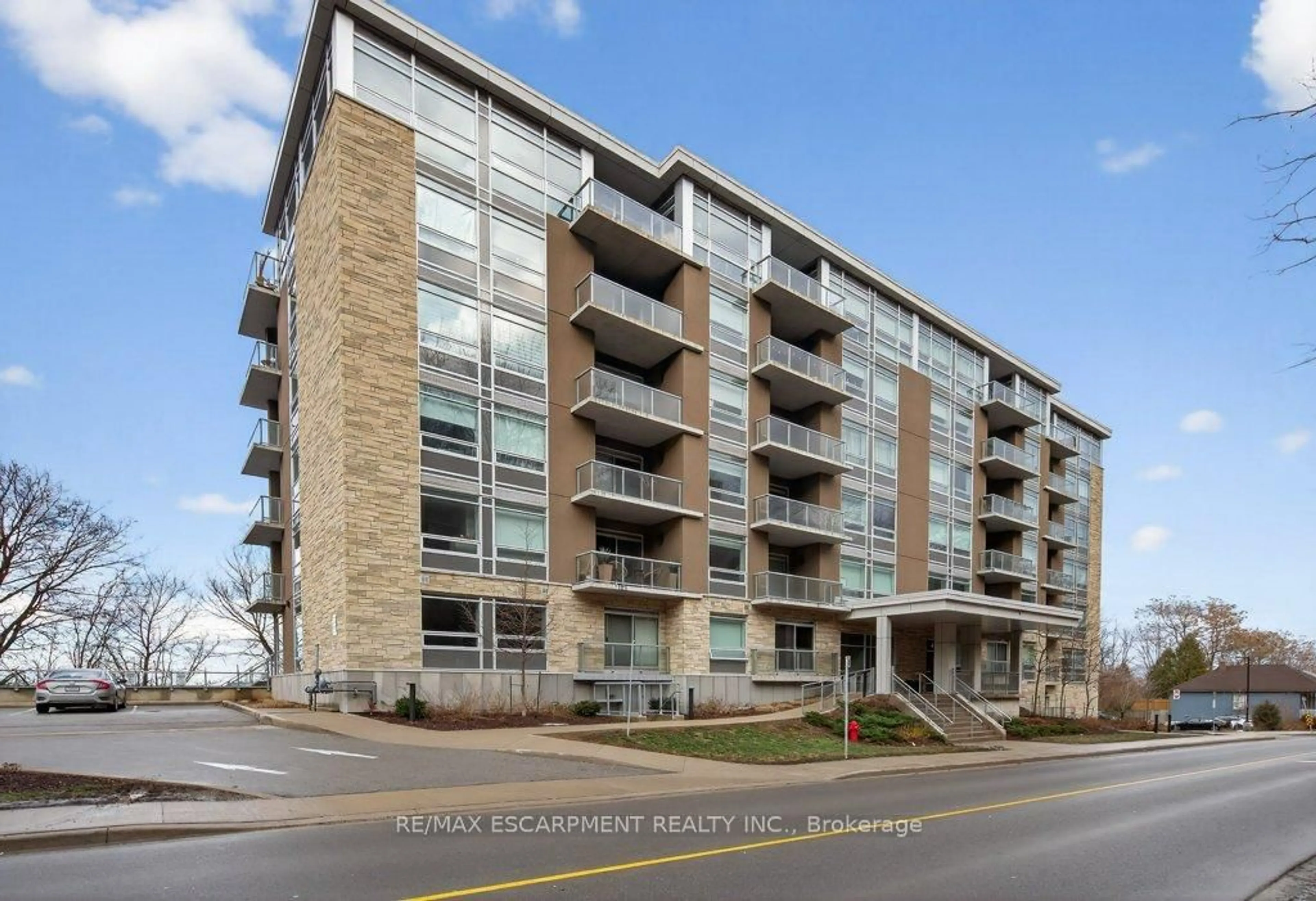 Unknown for 479 Charlton Ave #209, Hamilton Ontario L8N 0B4