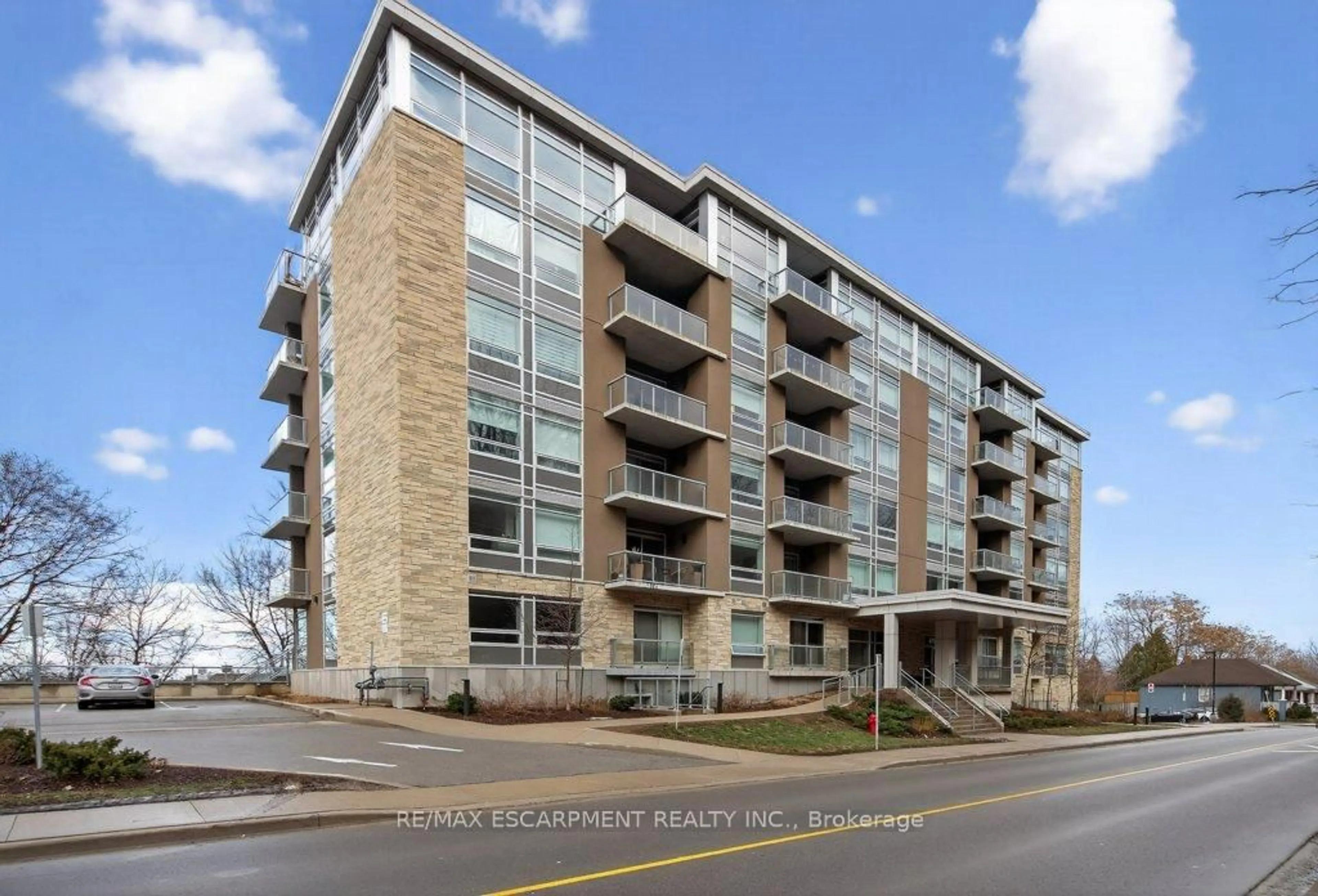 Unknown for 479 Charlton Ave #209, Hamilton Ontario L8N 0B4