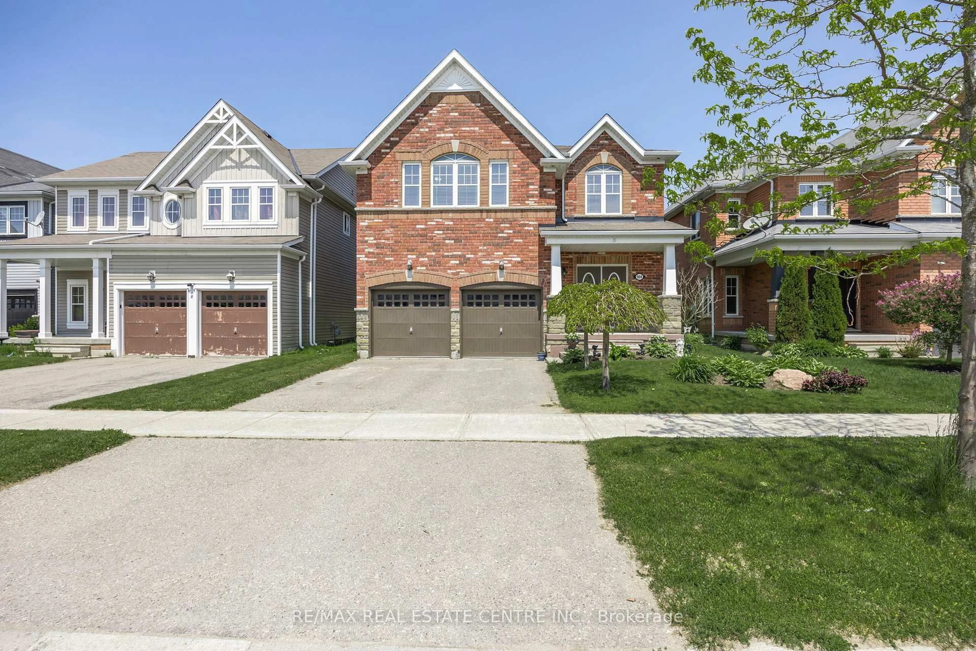 Home with brick exterior material, street for 904 O'Reilly Cres, Shelburne Ontario L9V 2S7