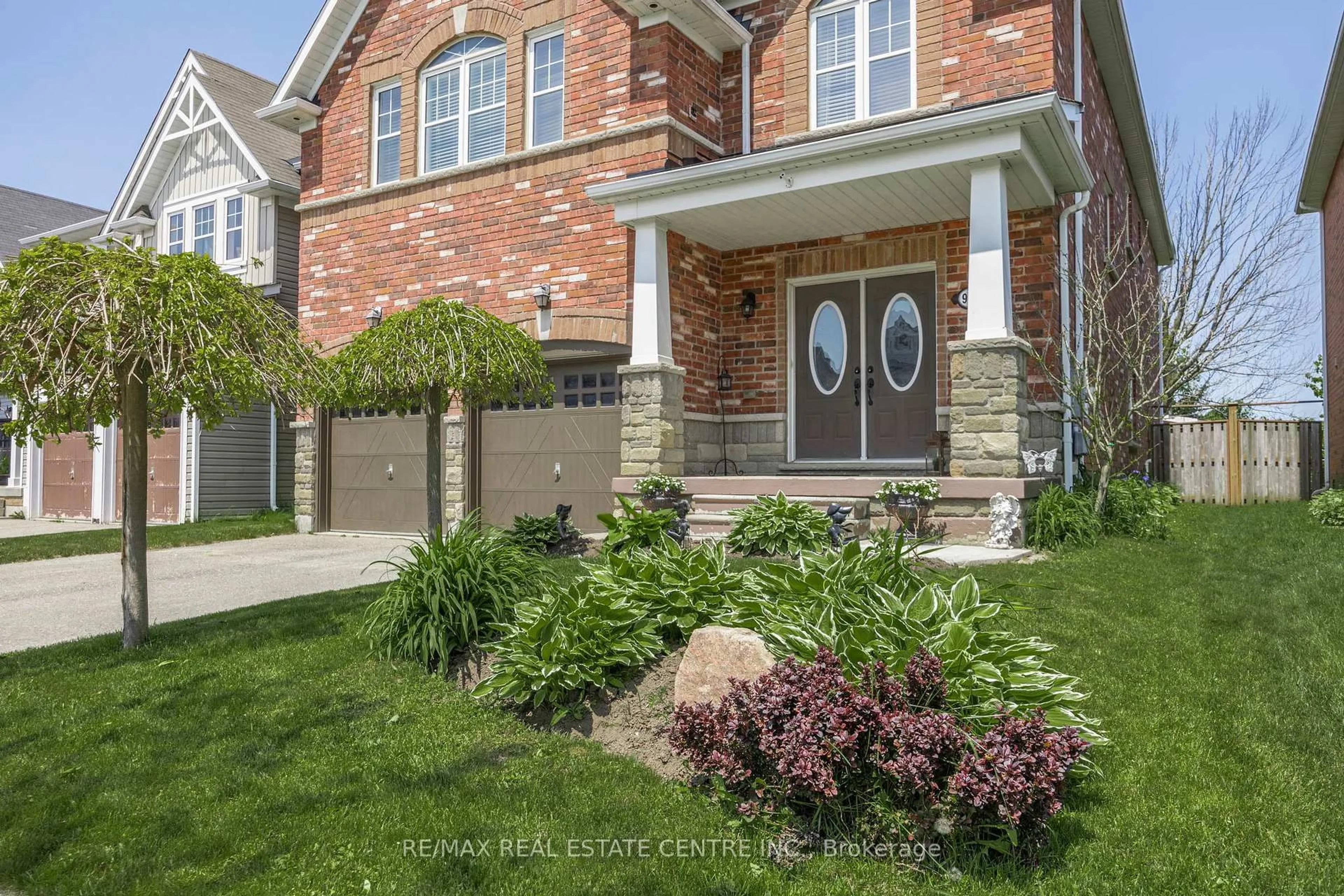 Home with brick exterior material, street for 904 O'Reilly Cres, Shelburne Ontario L9V 2S7