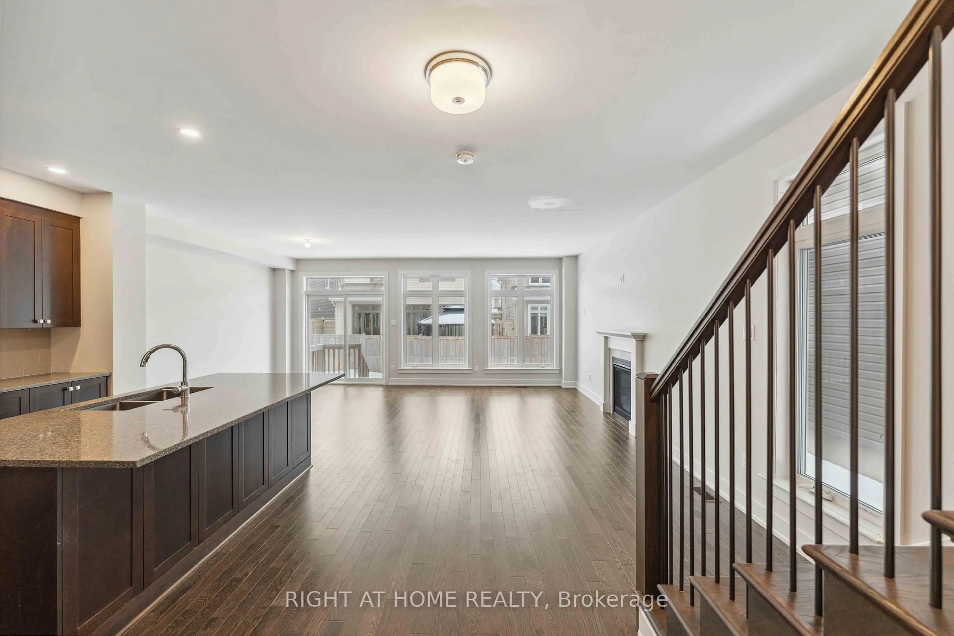 Unknown for 632 Moonflower Cres, Ottawa Ontario K1T 0X8