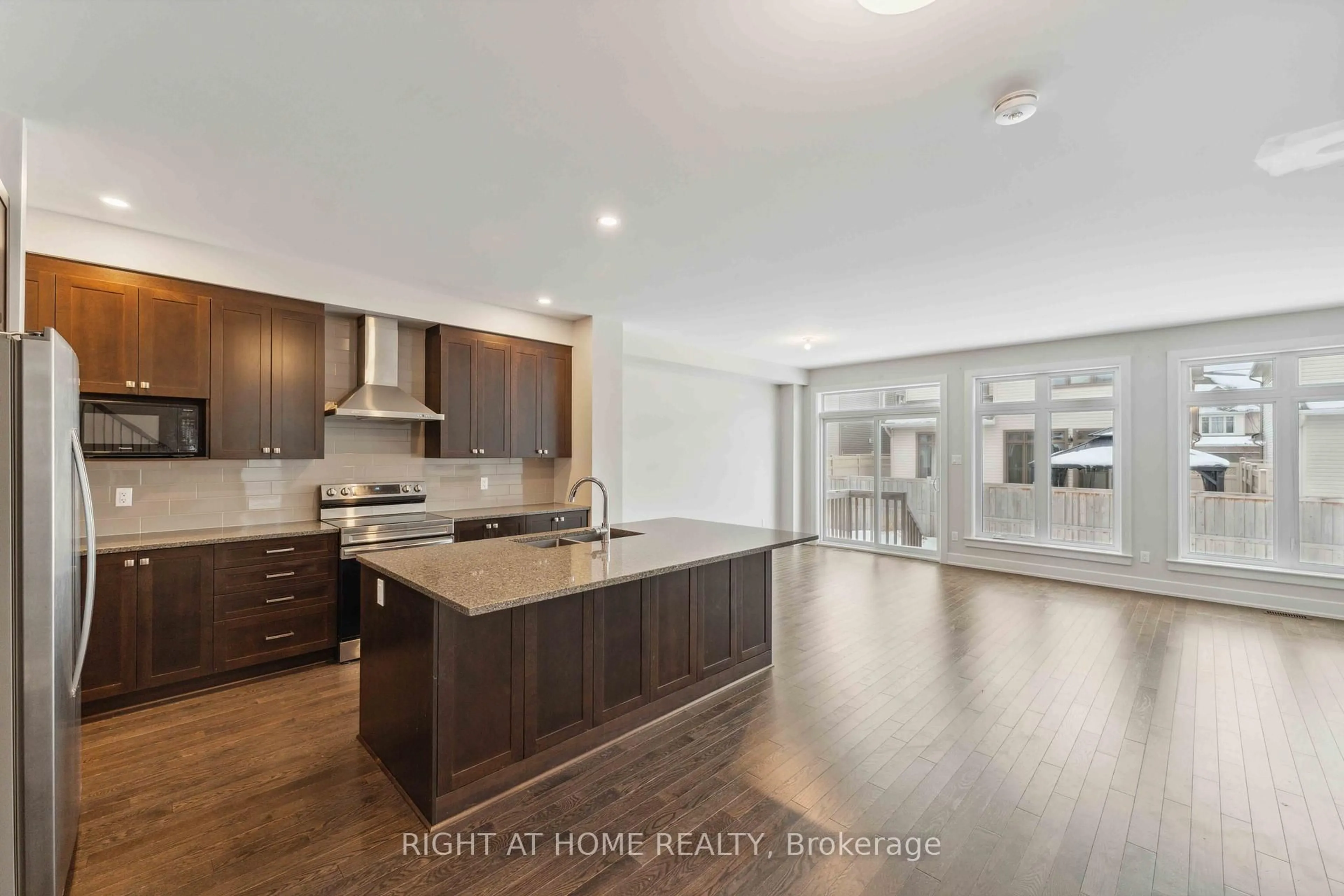 Open concept kitchen, unknown for 632 Moonflower Cres, Ottawa Ontario K1T 0X8