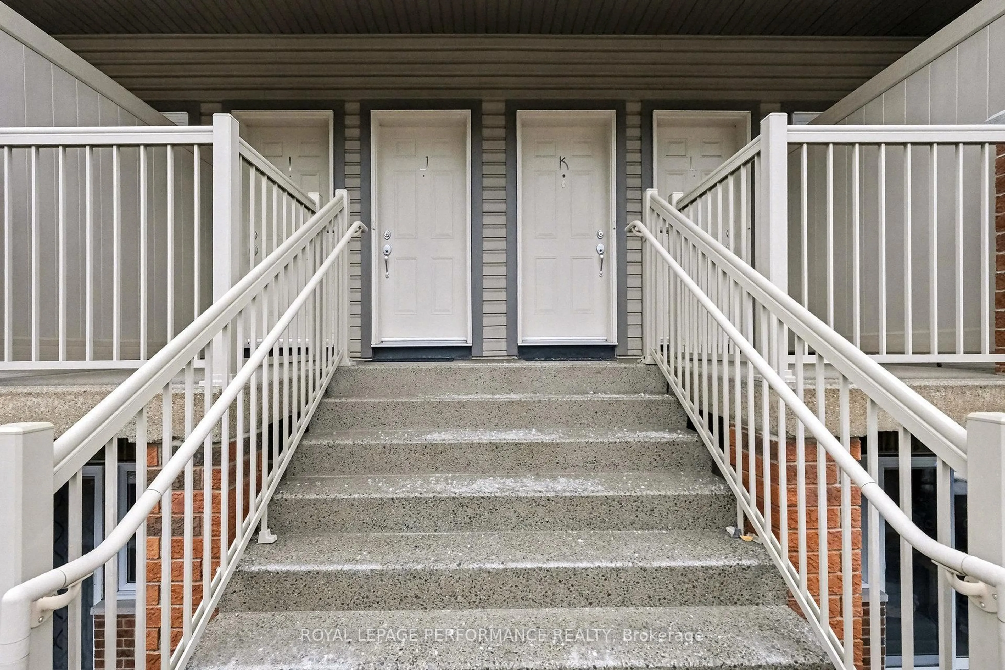 Indoor foyer for 362 Wood Acres Grve #J, Ottawa Ontario K1T 0M7