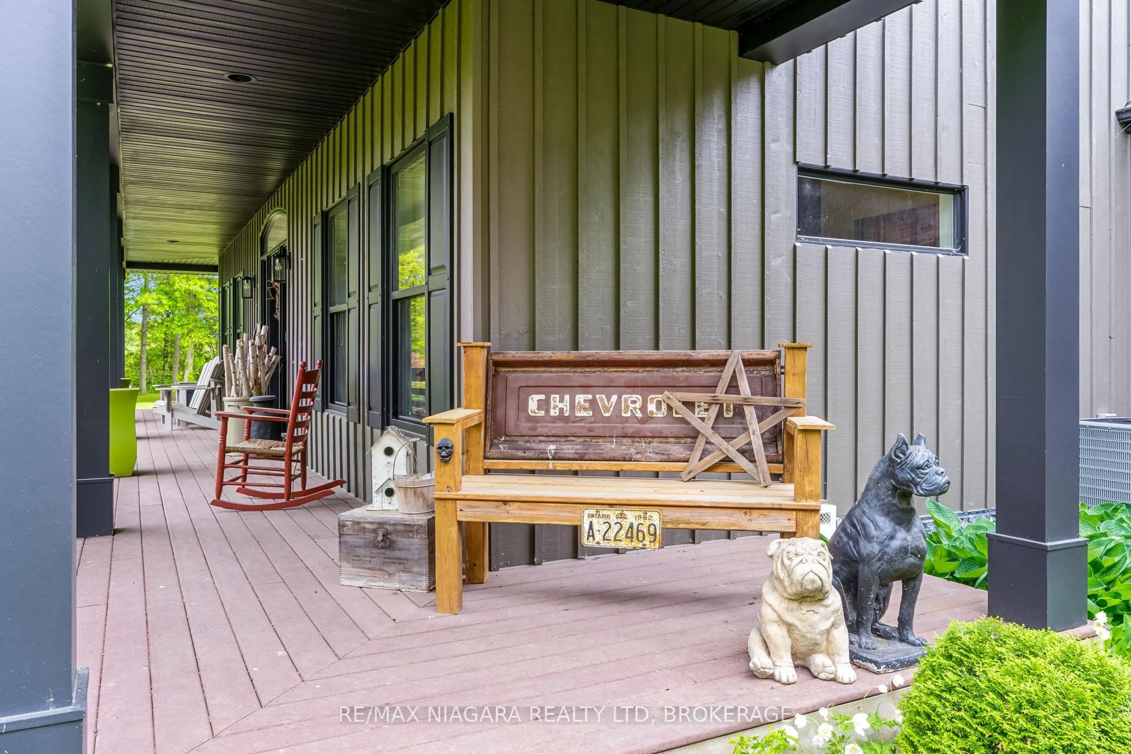Indoor entryway for 50836 O'Reilly's Rd, Wainfleet Ontario L0S 1V0