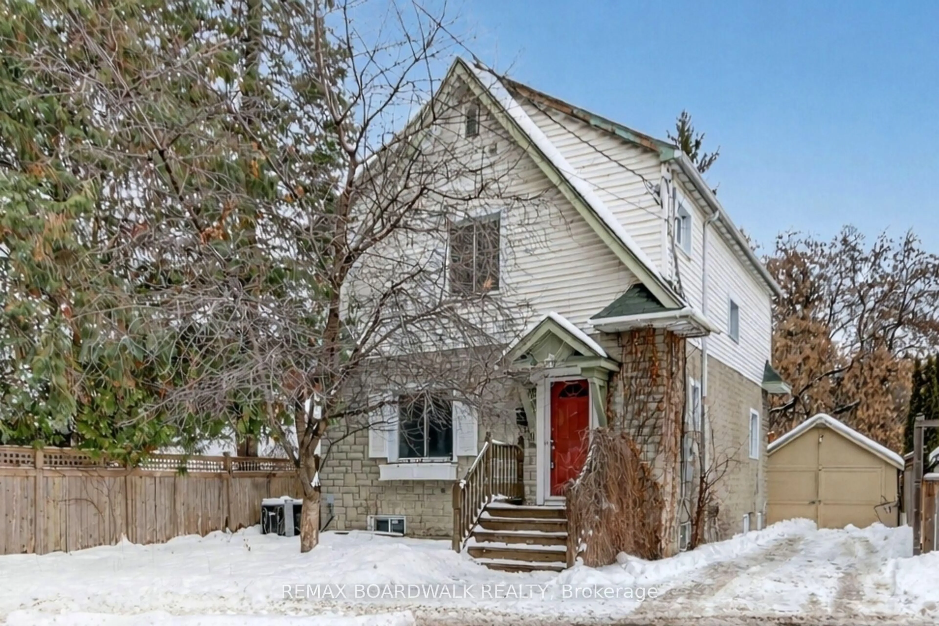 Unknown for 11 Cameron Ave, Ottawa Ontario K1S 0W5