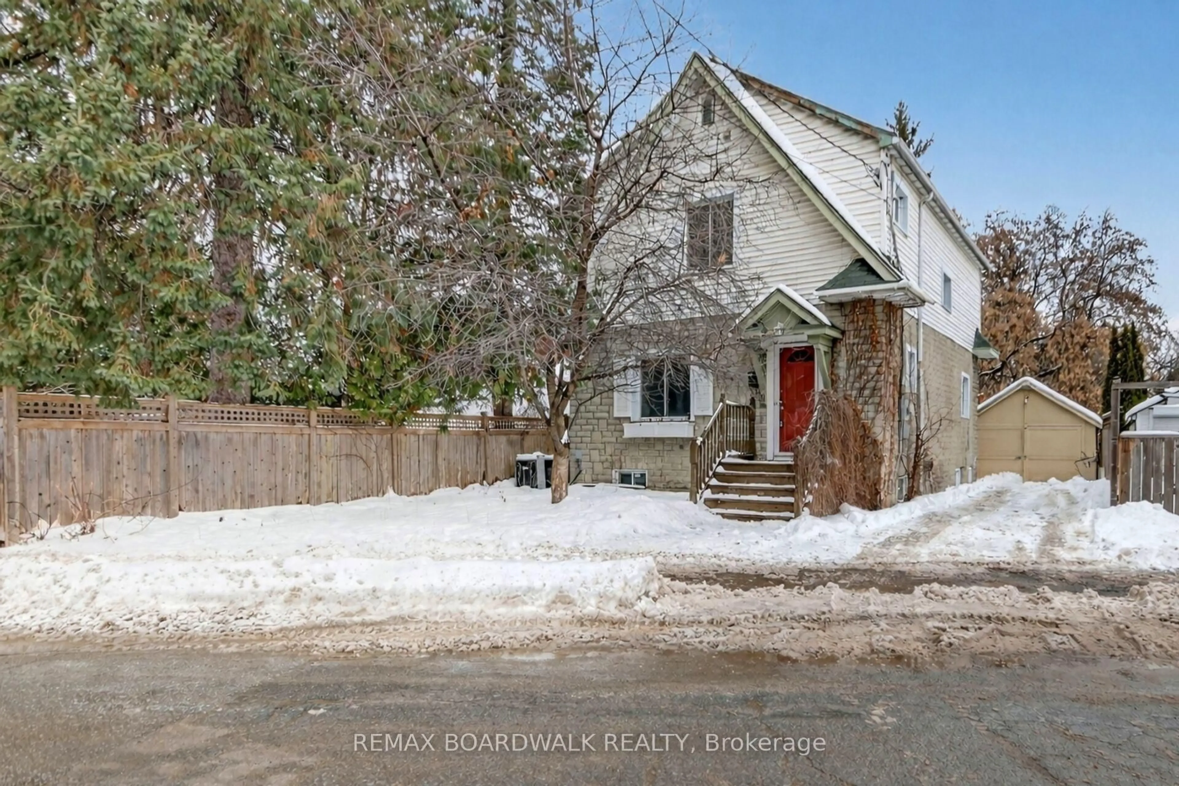 Unknown for 11 Cameron Ave, Ottawa Ontario K1S 0W5