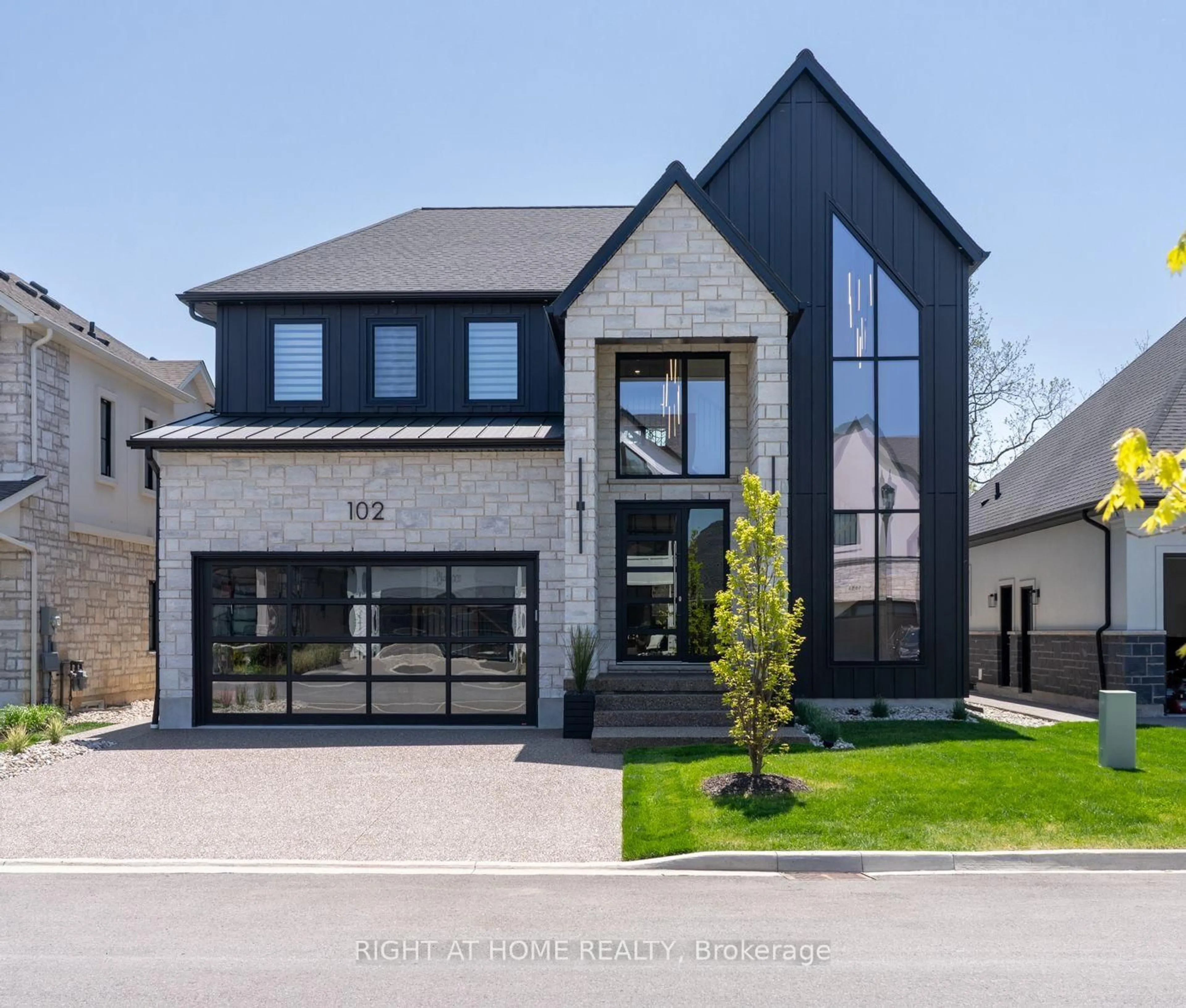 Home with brick exterior material, street for 102 Millpond Rd, Niagara-on-the-Lake Ontario L0S 1J1