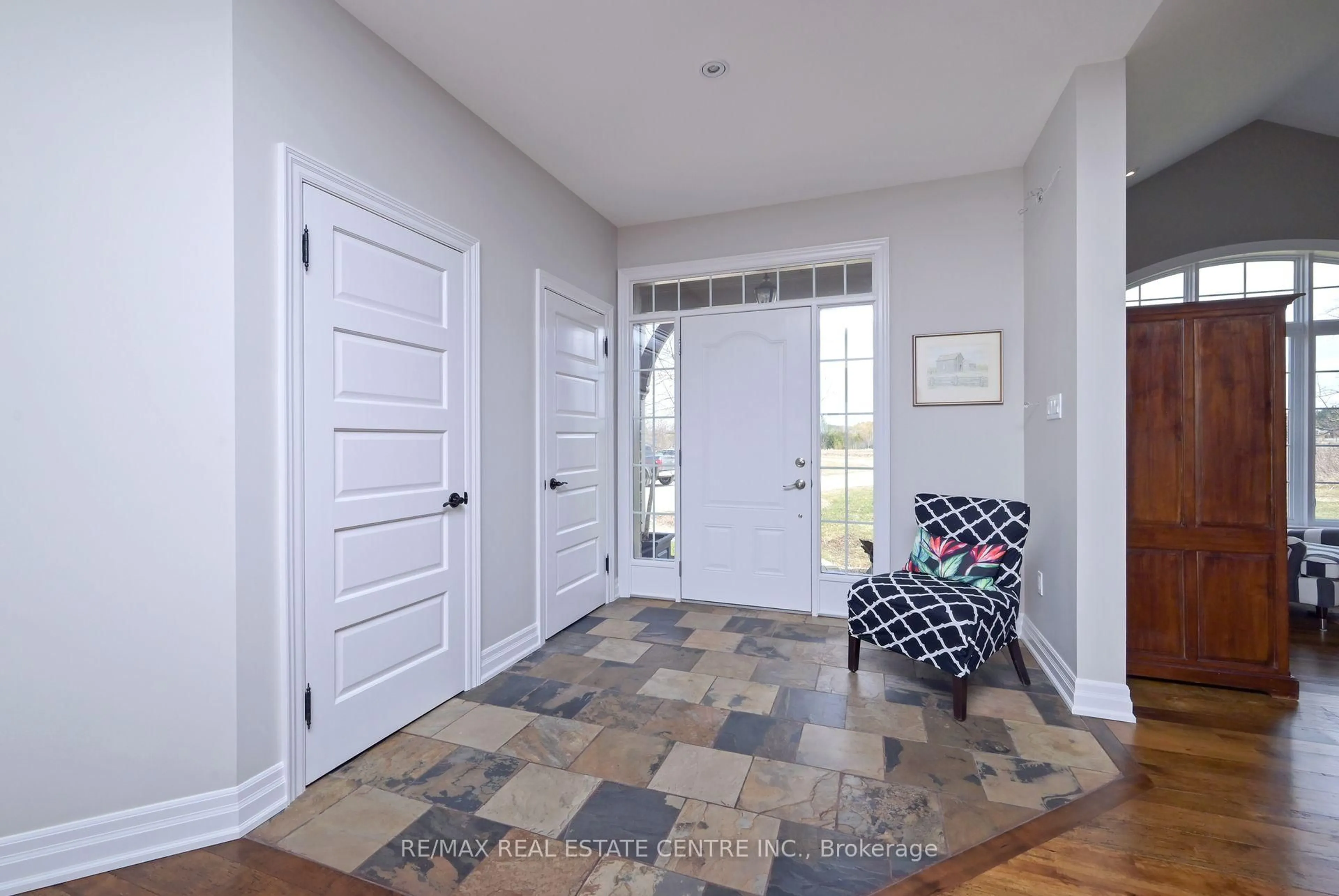 Indoor entryway for 293138 8th Line, Amaranth Ontario L9W 0T6