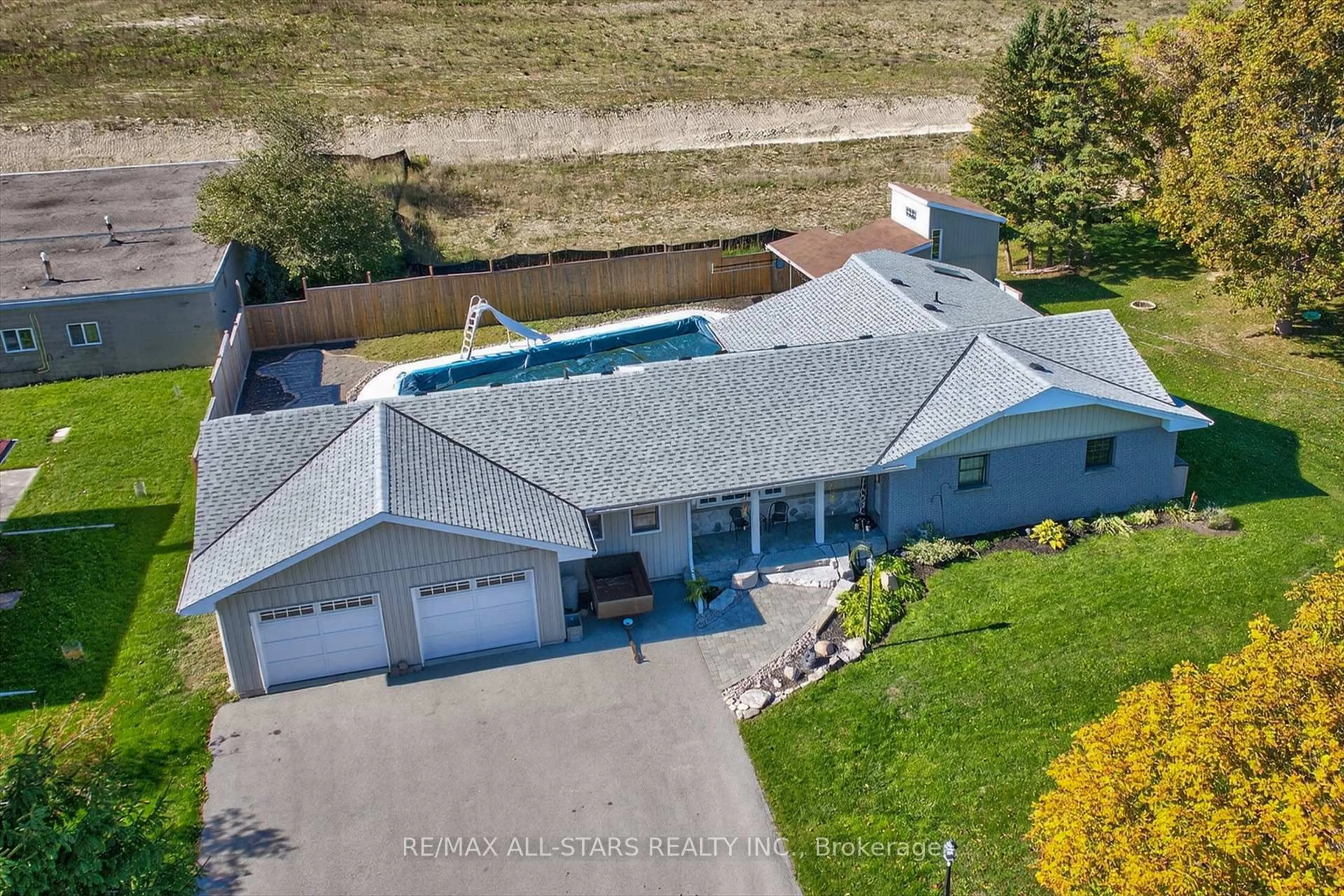 A pic from outside/outdoor area/front of a property/back of a property/a pic from drone, unknown for 291 Angeline St, Kawartha Lakes Ontario K9V 0H2