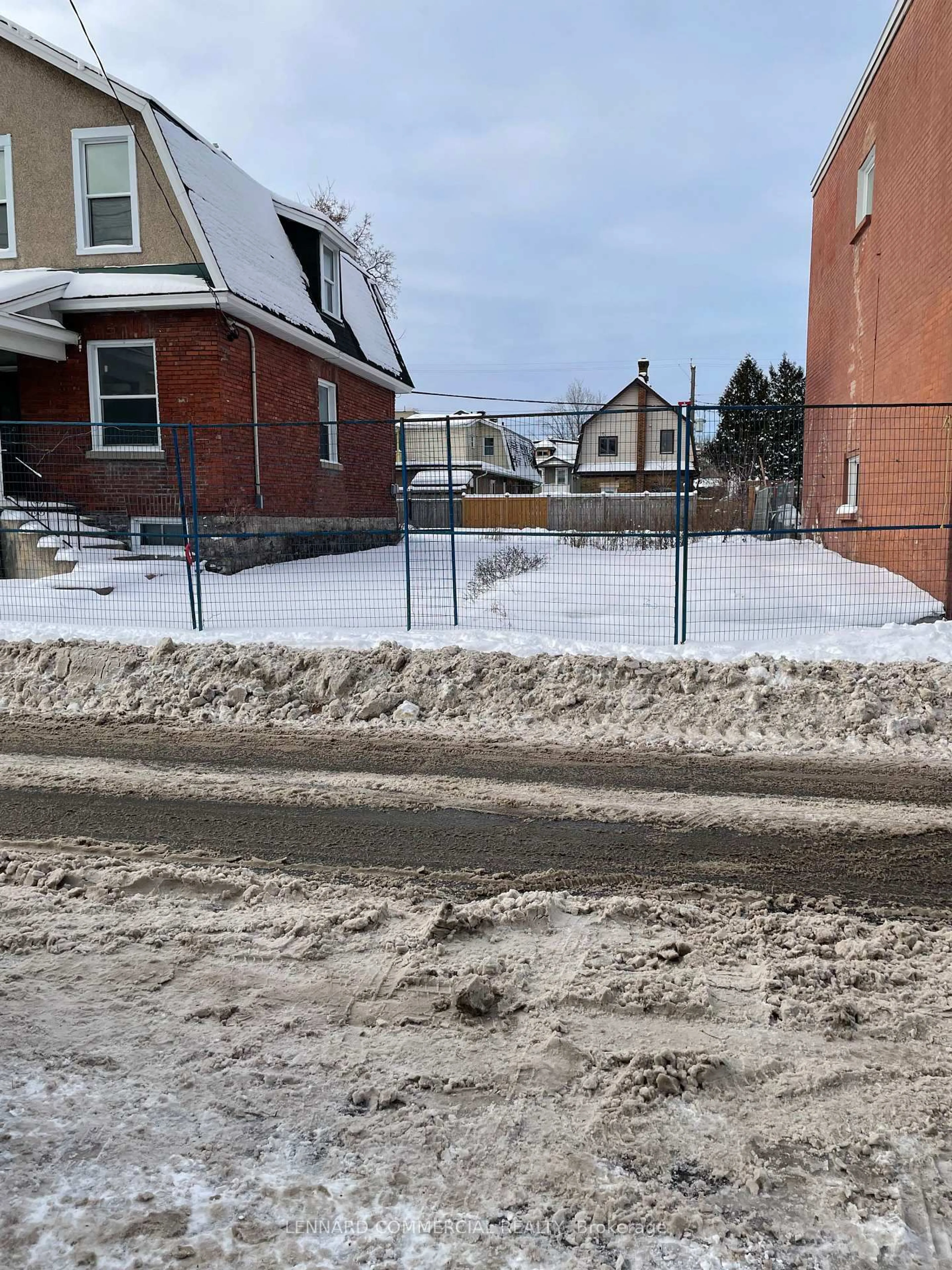 Unknown for 226-230 Carruthers Ave, Ottawa Ontario K1Y 1N9