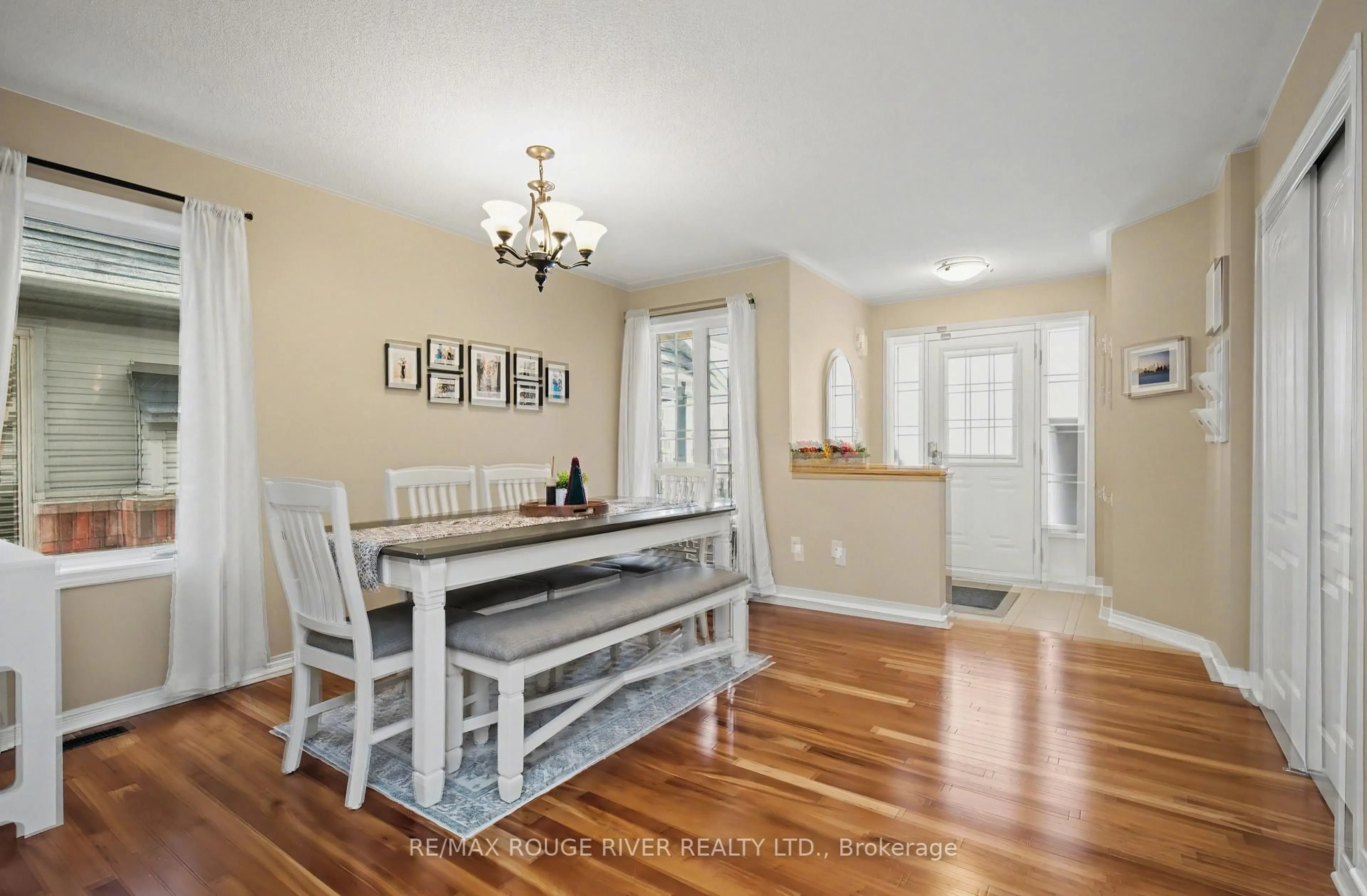 Dining room, wood/laminate floor for 78 Cook St, Kawartha Lakes Ontario K9V 0C7