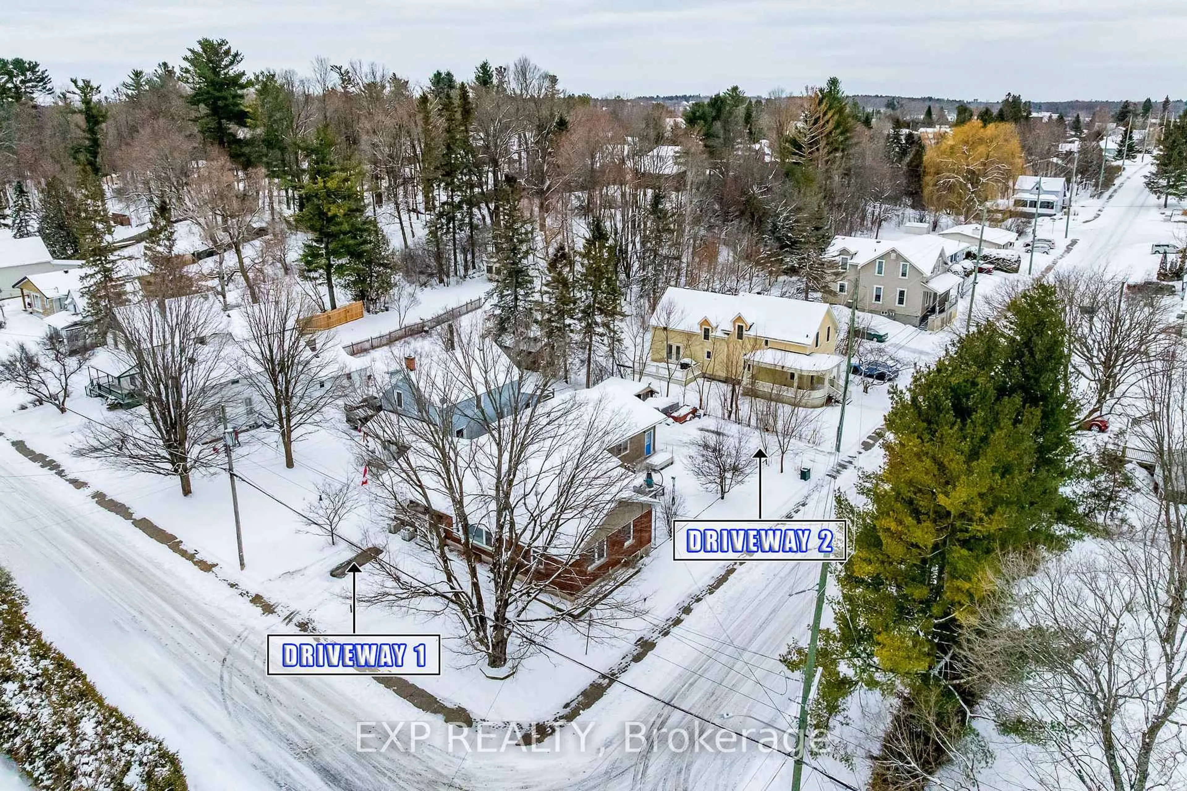 A pic from outside/outdoor area/front of a property/back of a property/a pic from drone, street for 74 Malcolm St, Almonte Ontario K0A 1A0