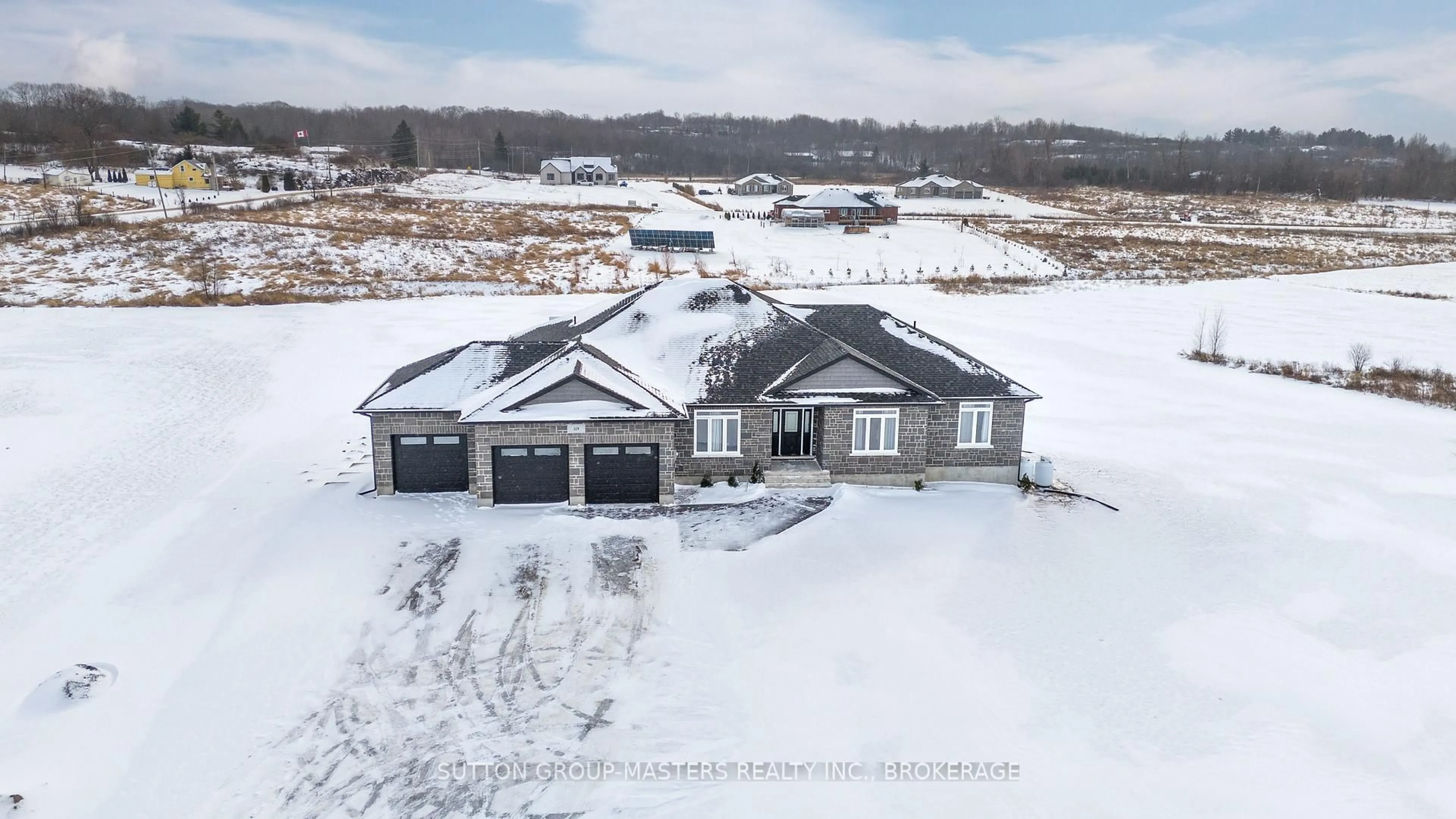 A pic from outside/outdoor area/front of a property/back of a property/a pic from drone, building for 119 HINEMAN St, Kingston Ontario K7L 0G2