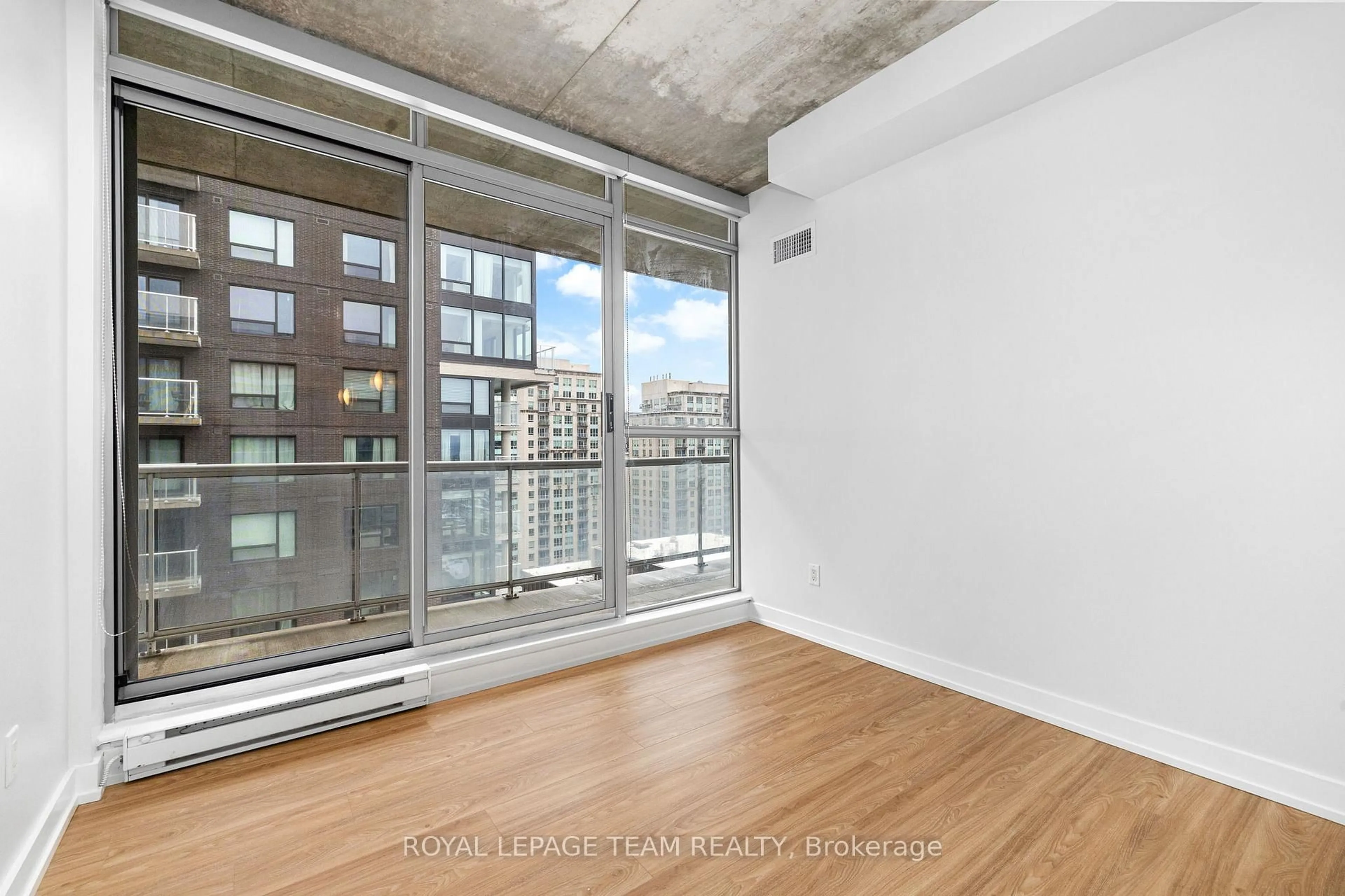 A pic of a room for 179 George St #2106, Ottawa Ontario K1N 1J8