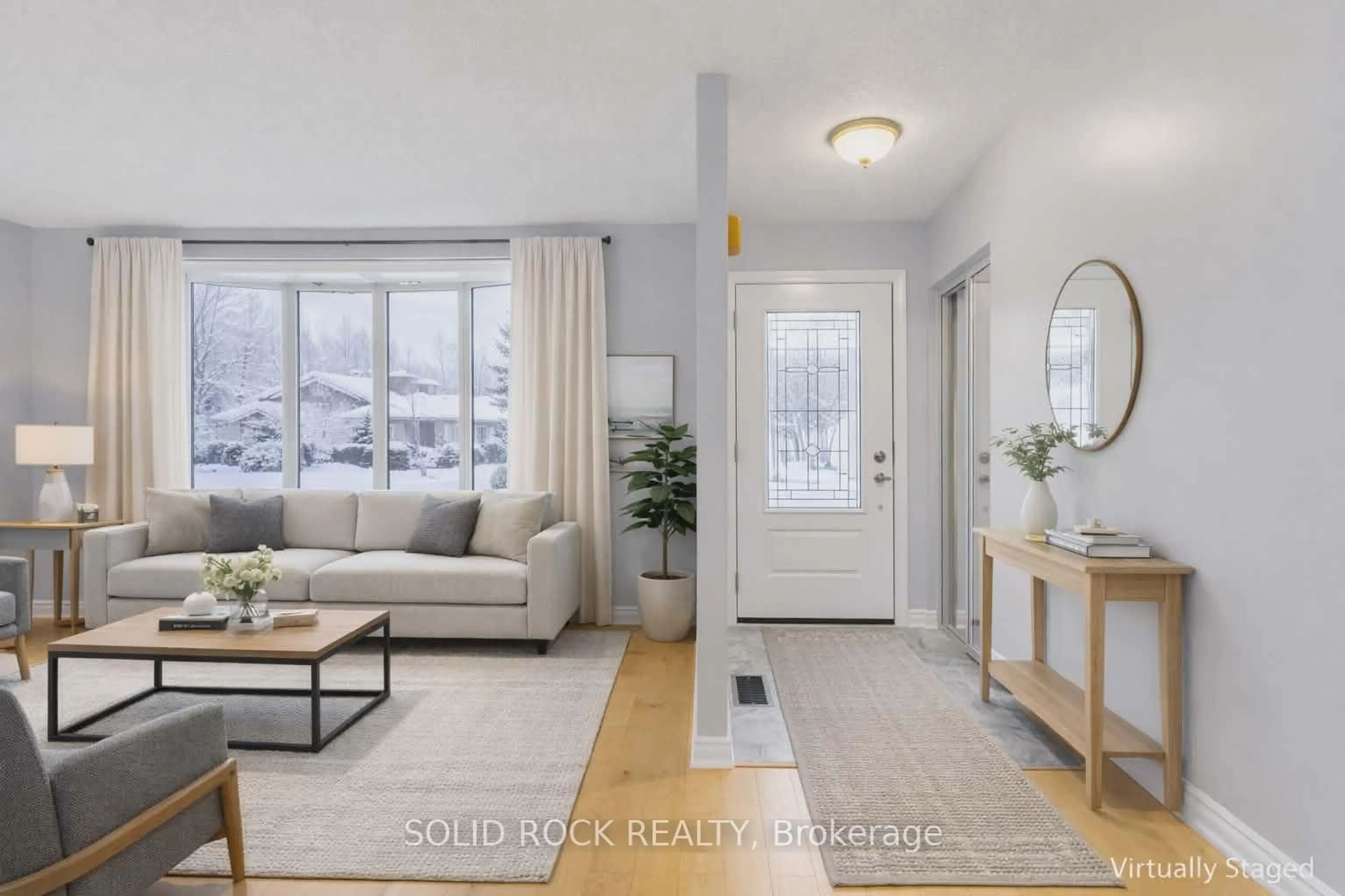 Indoor entryway for 1301 Alwington St, Brockville Ontario K6V 6A5