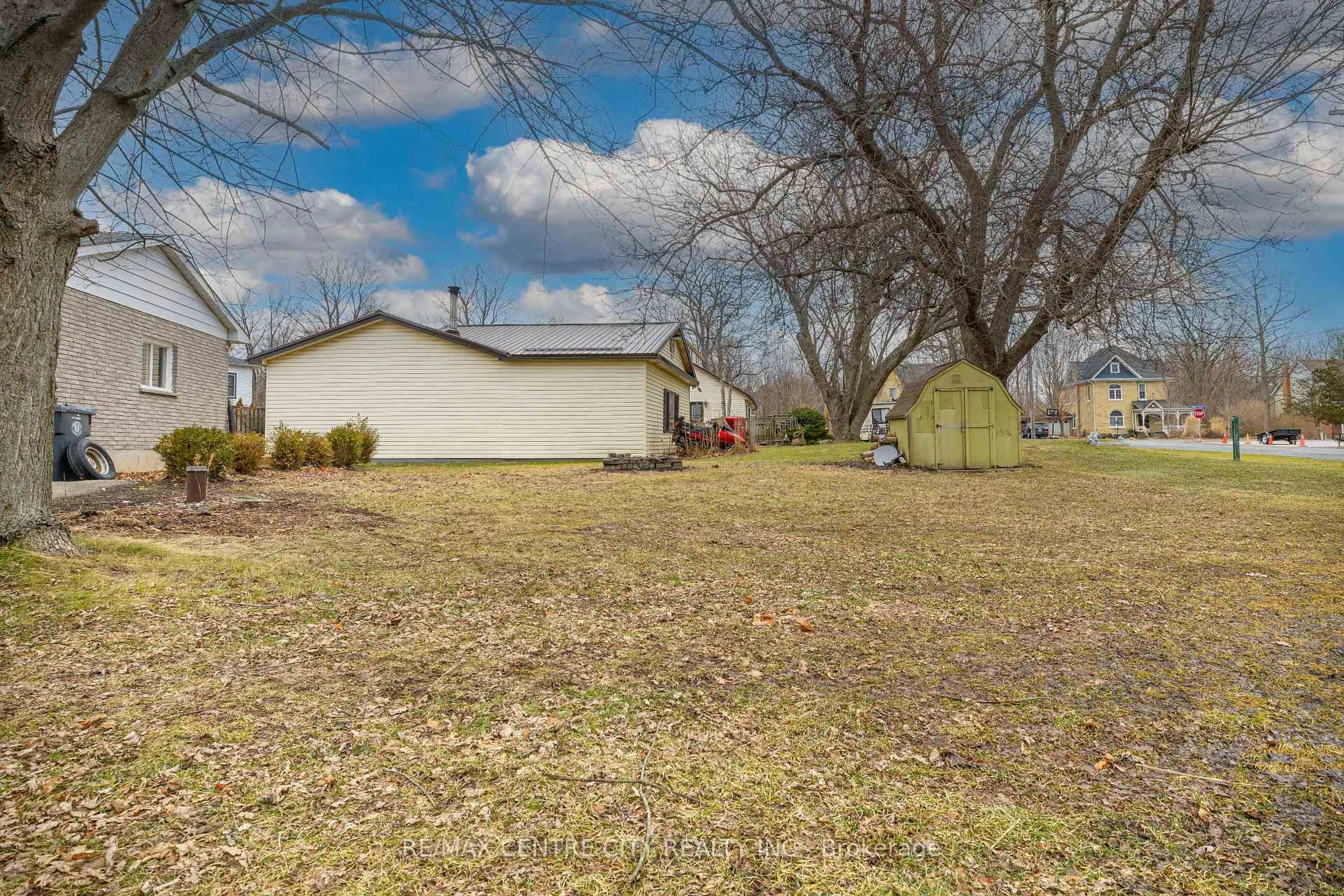 A pic from outside/outdoor area/front of a property/back of a property/a pic from drone, street for 42606 Johnathon St, Central Elgin Ontario N0L 2L0