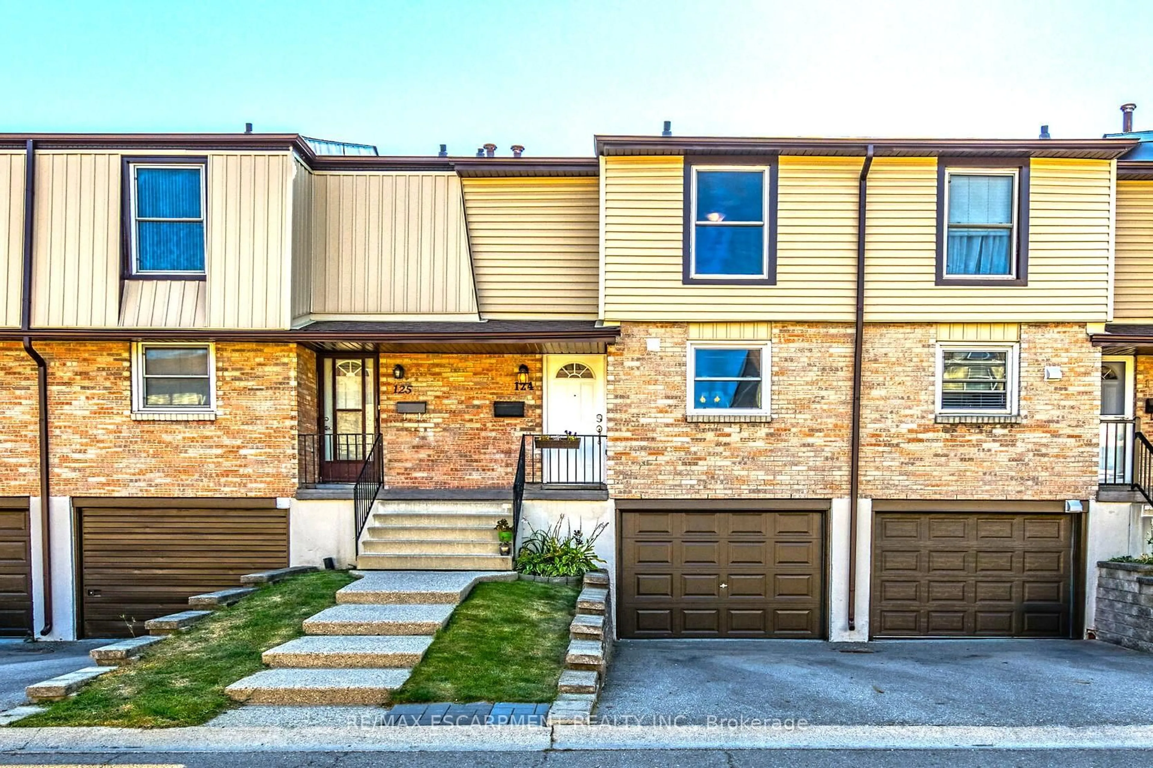 Home with brick exterior material, street for 10 ANGUS Rd #124, Hamilton Ontario L8K 6K3