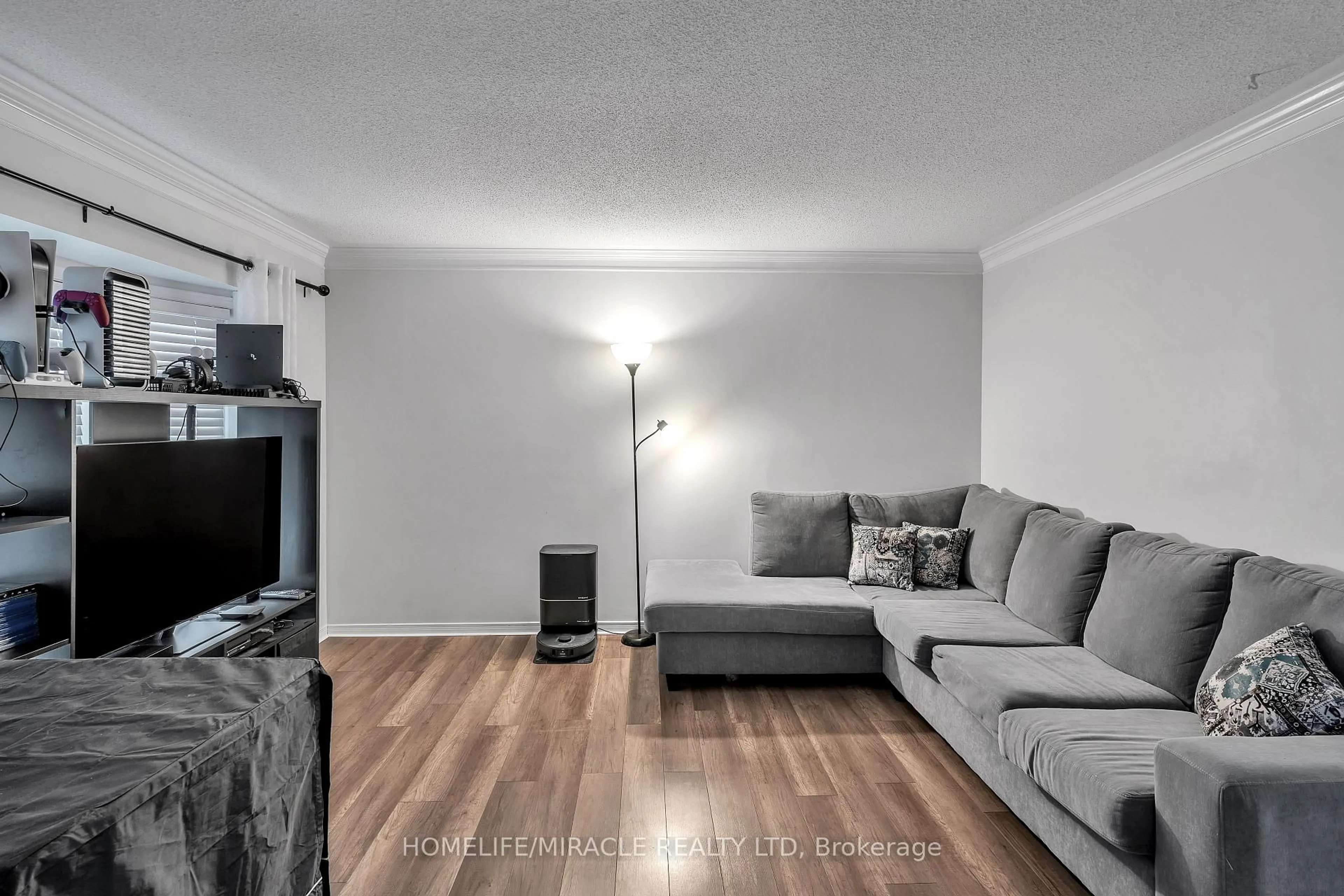 Living room with furniture, unknown for 366 Marconi Blvd, London East Ontario N5V 5G2