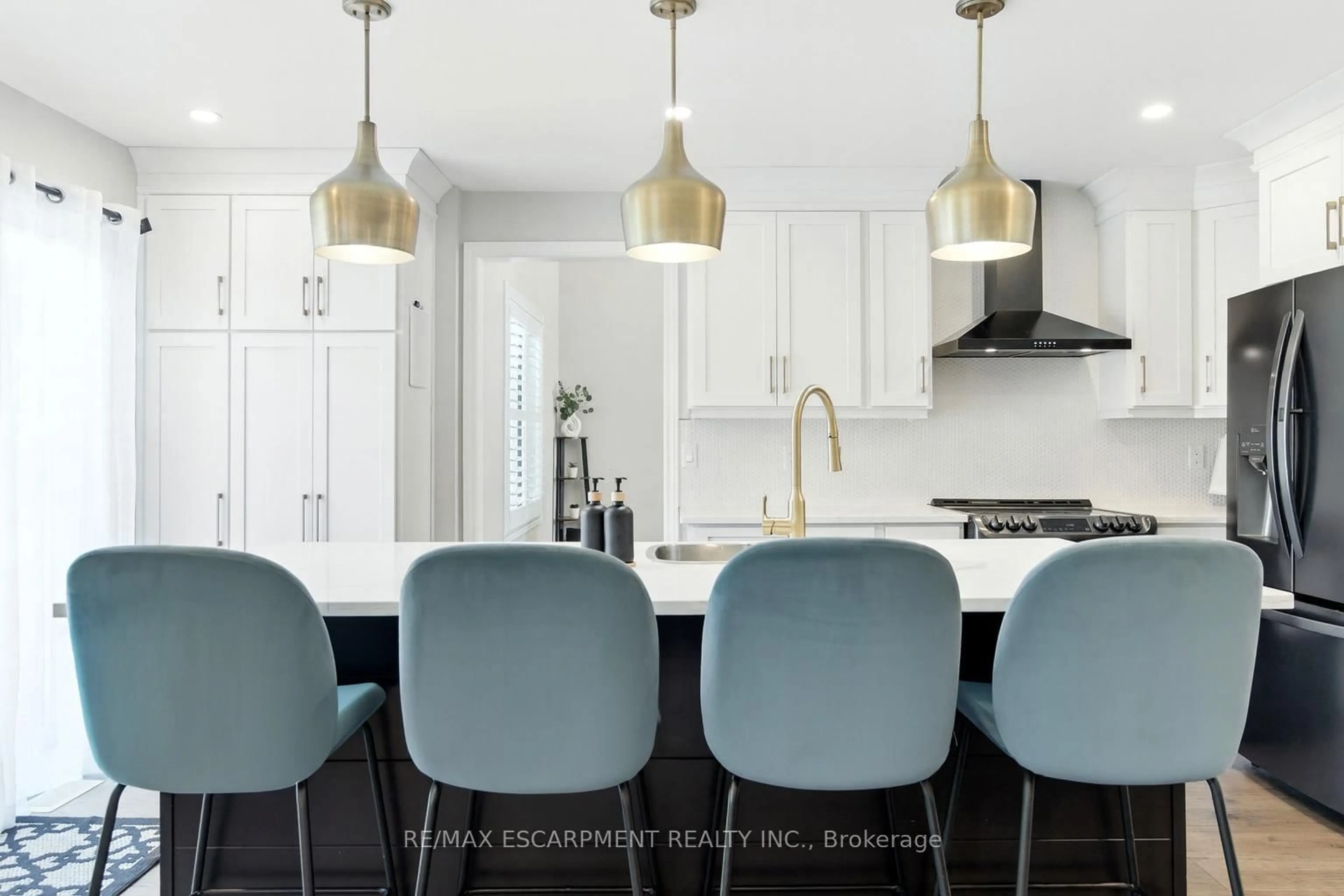 Contemporary kitchen, ceramic/tile floor for 2 Caledonia Ave, Haldimand Ontario N3W 2L1