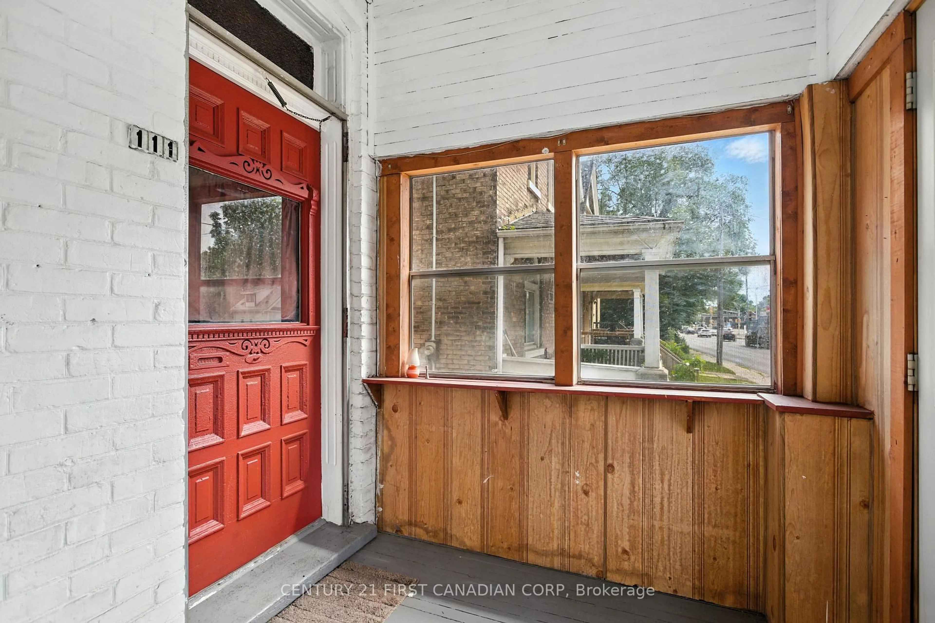 Indoor entryway for 111 Wharncliffe Rd, London North Ontario N6H 2A8