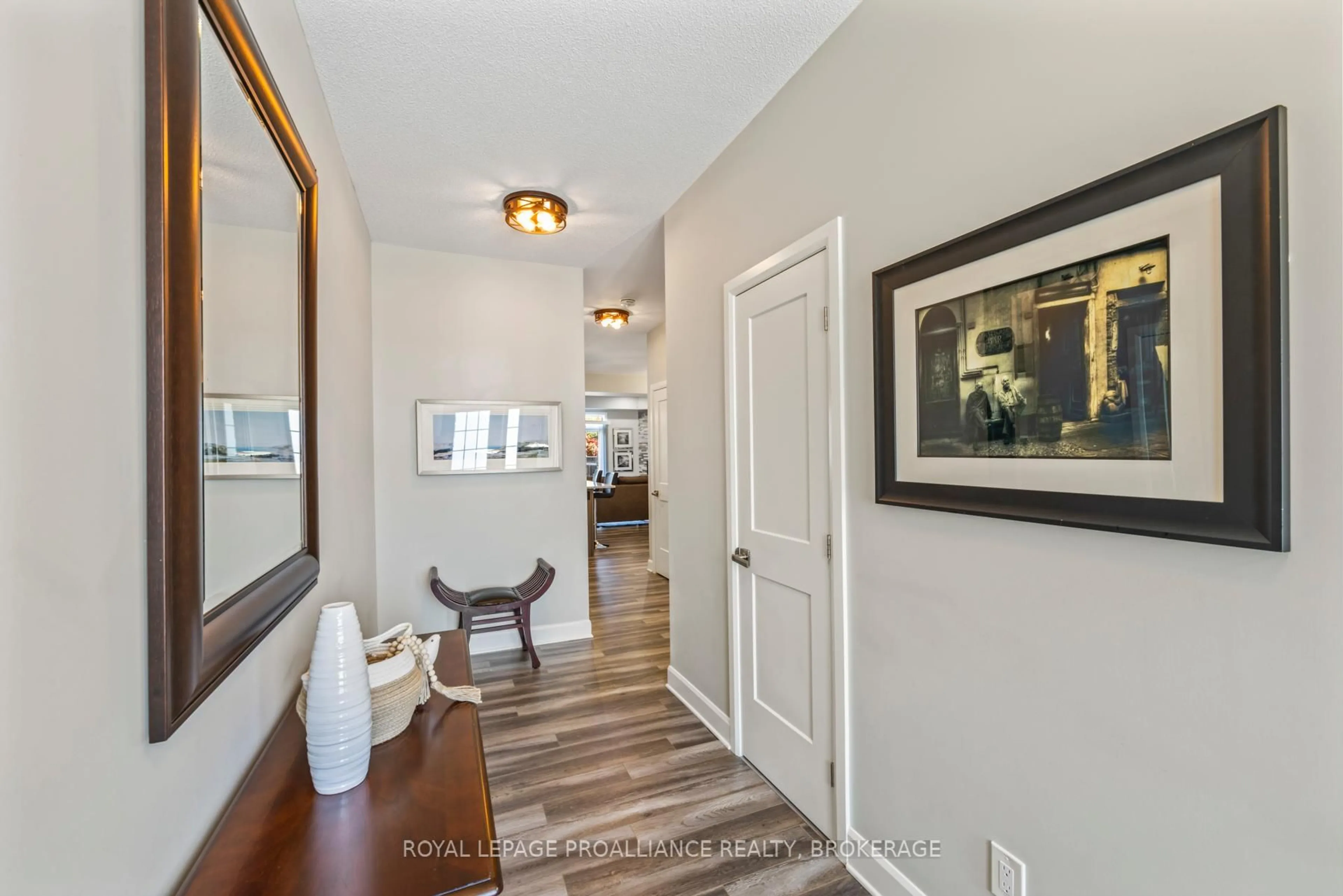 Indoor entryway for 1550 Davenport Cres, Kingston Ontario K7P 0M6