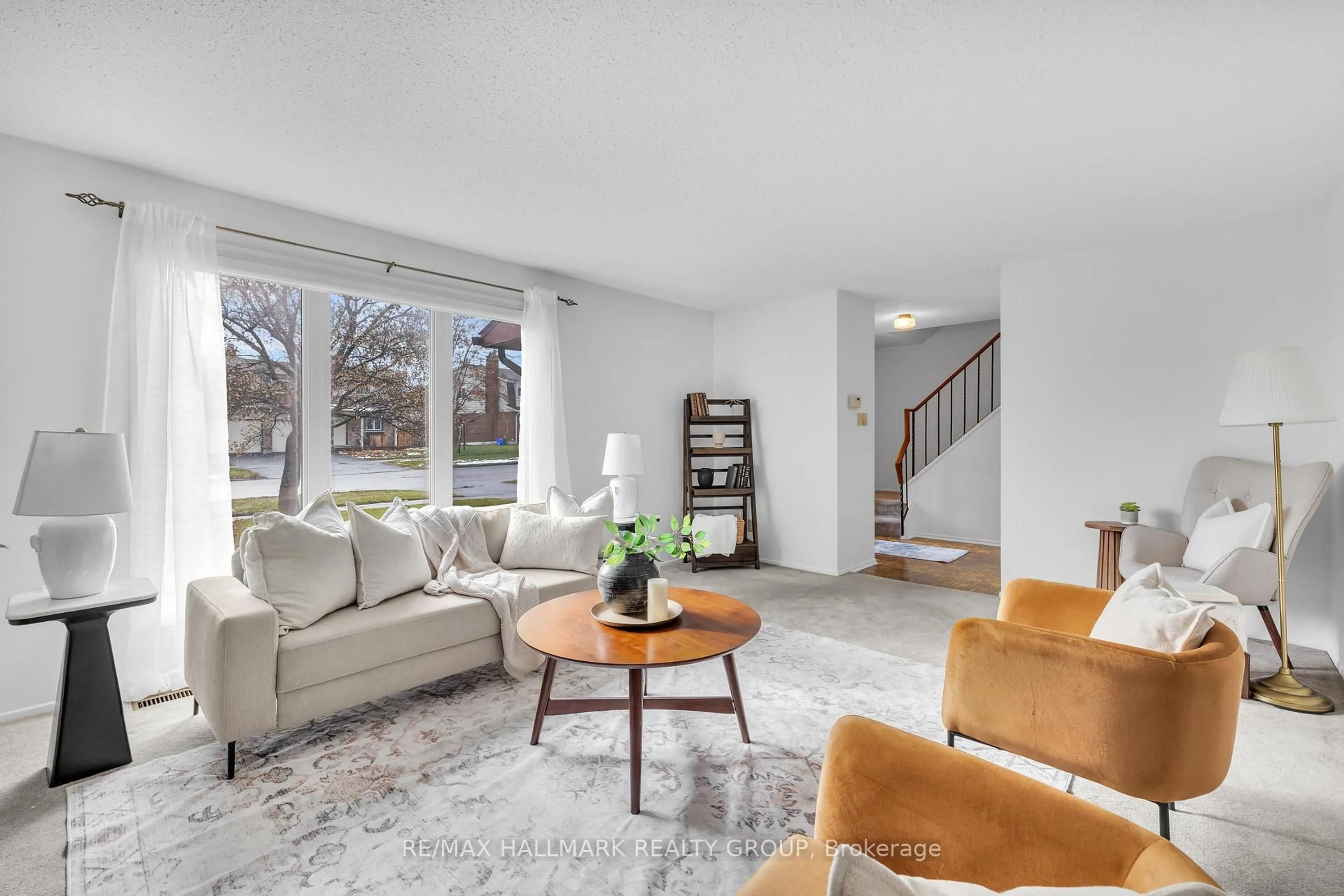 Living room with furniture, unknown for 3407 McCarthy Rd, Ottawa Ontario K1V 9G6