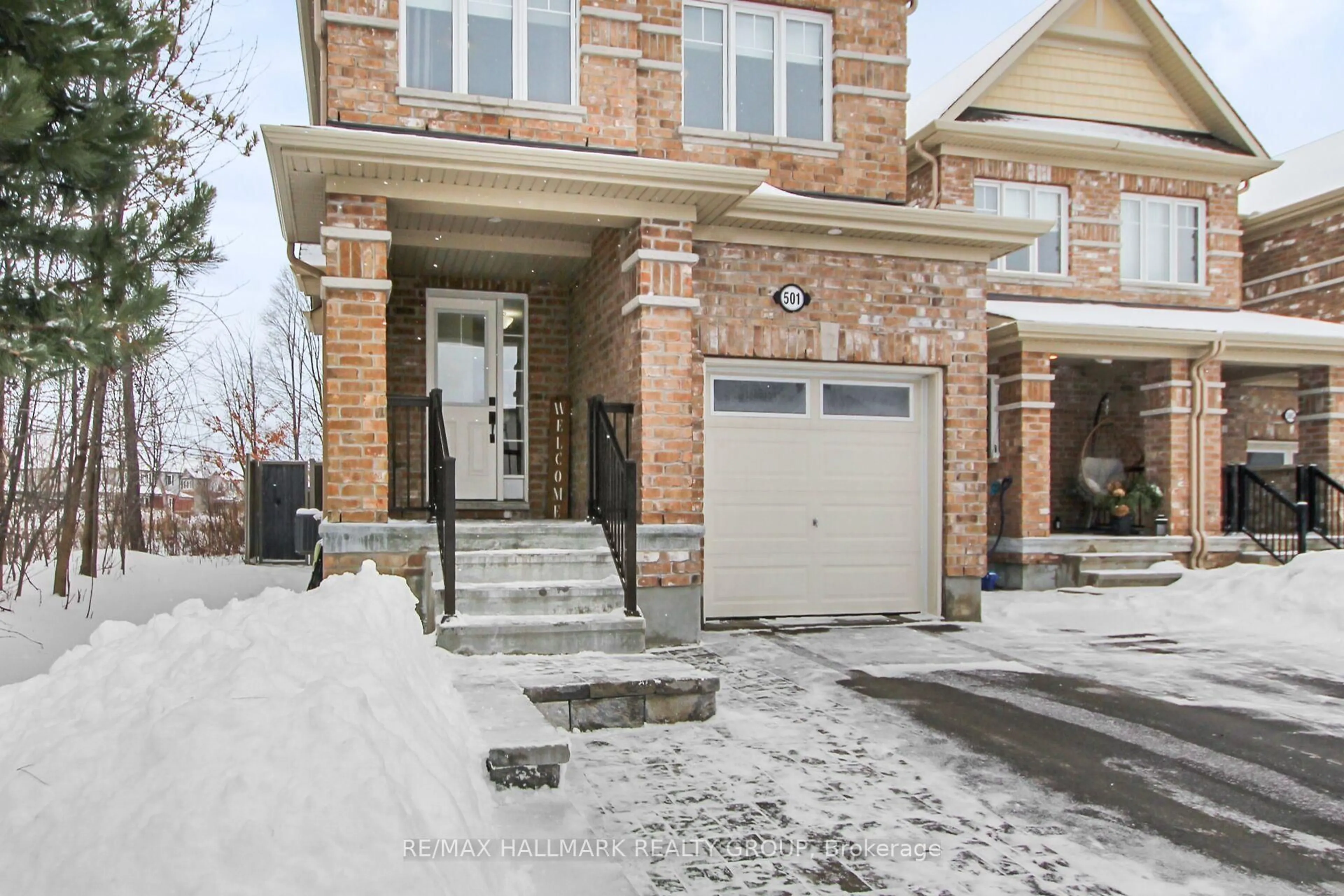 Home with brick exterior material, street for 501 Parade Dr, Stittsville Ontario K2S 0X7
