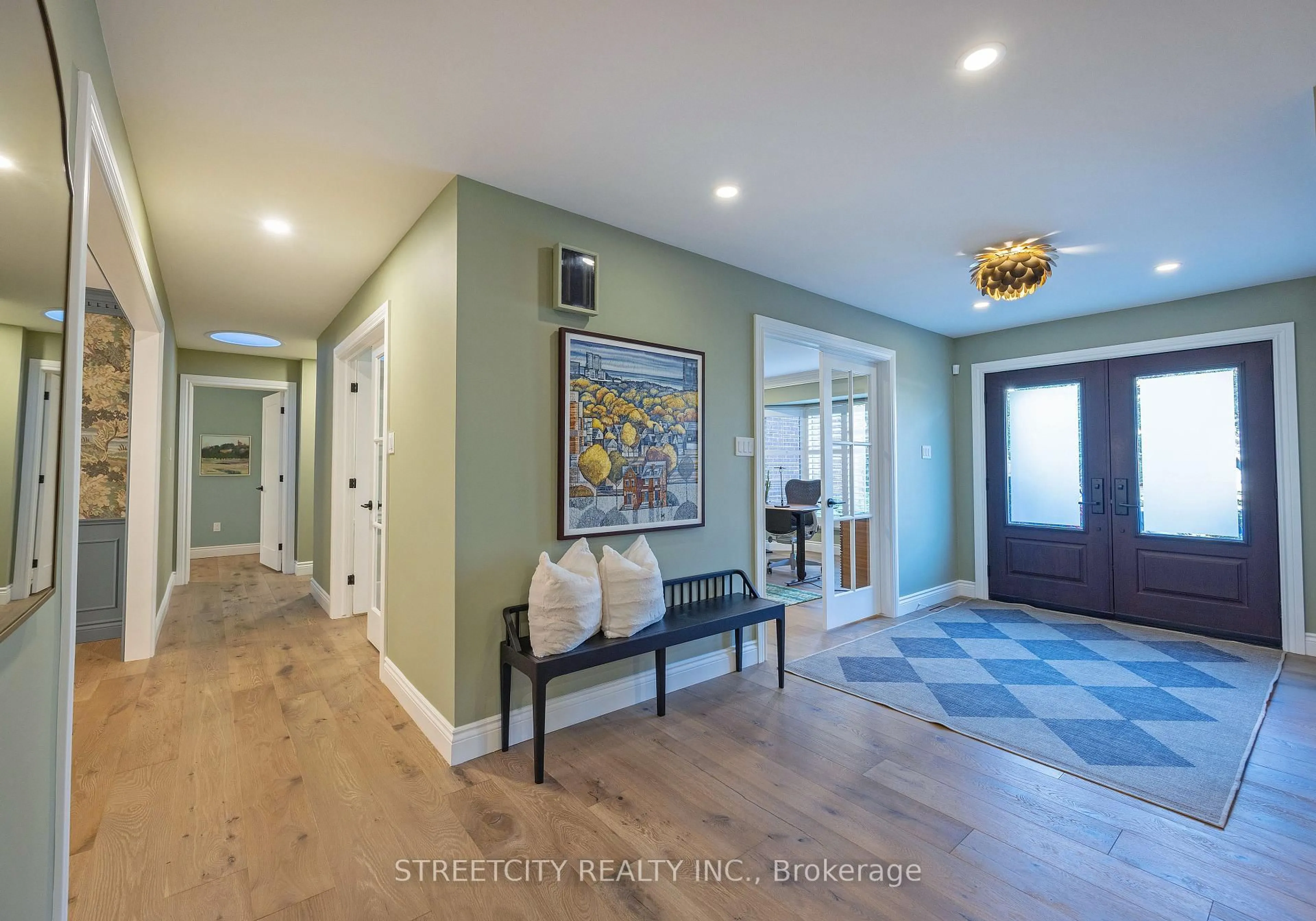 Indoor entryway for 46 Foxborough Grve, London South Ontario N6K 4A8