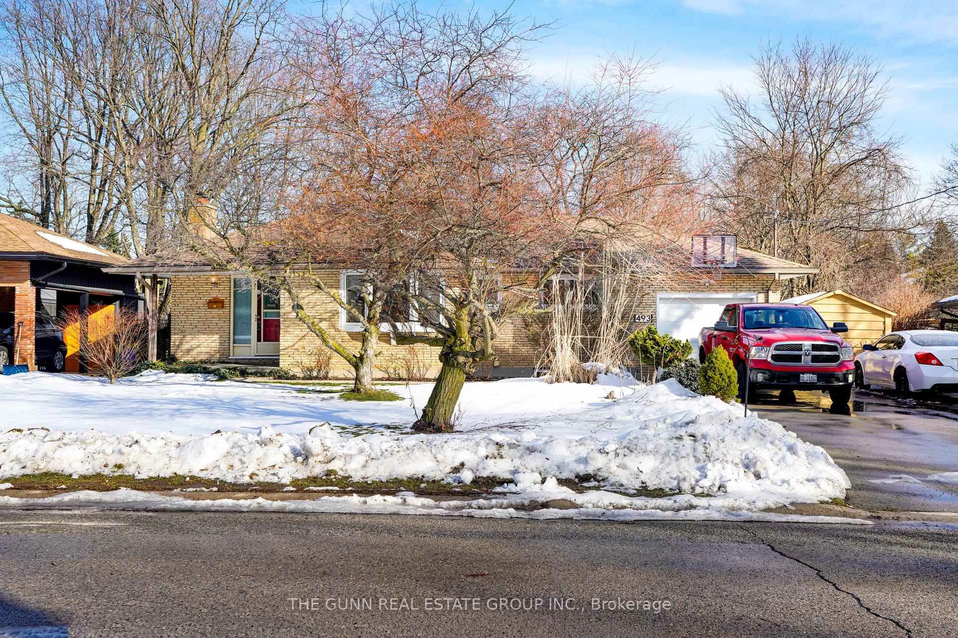 A pic from outside/outdoor area/front of a property/back of a property/a pic from drone, street for 493 Cypress Ave, London North Ontario N6H 3R4